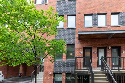 Condo Townhouse in Toronto