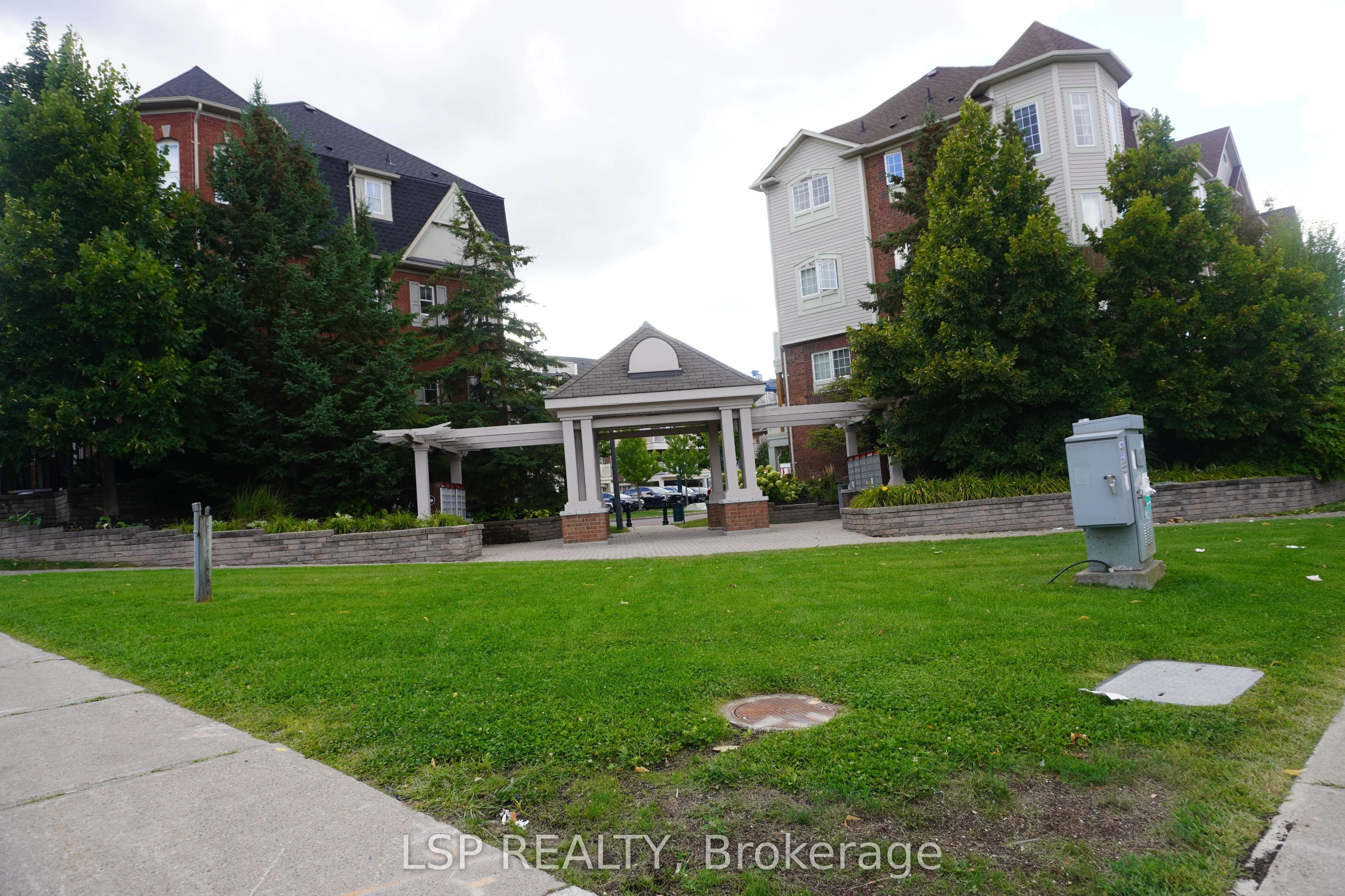 3020 Clayhill Road 6, Mississauga, ON L5B 0B1