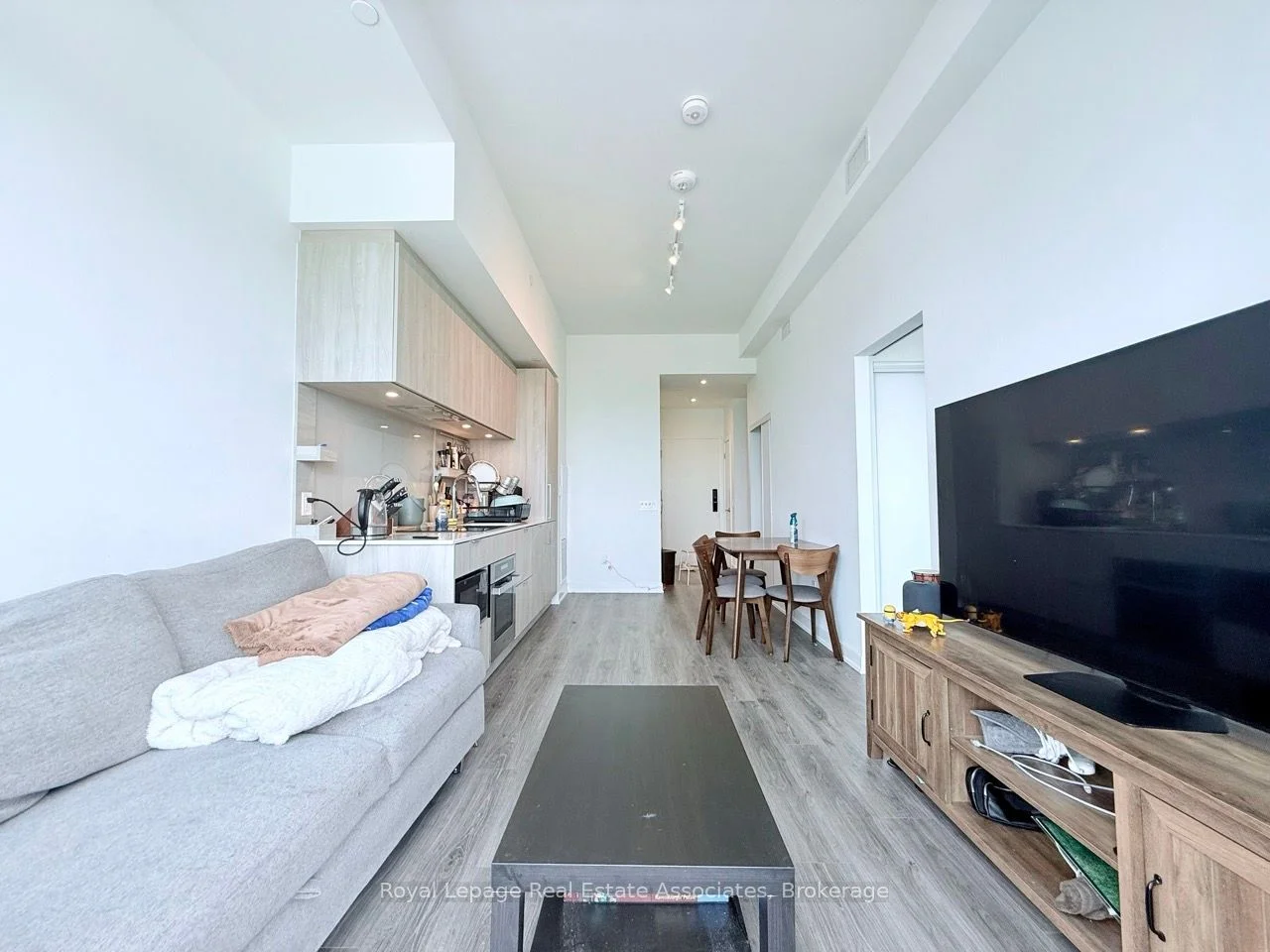 28 Ann Street 1406, Mississauga, ON L5G 3G1