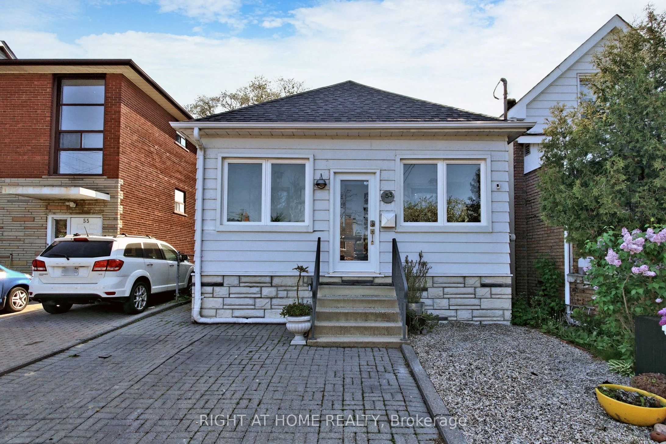 53 Sixteenth Street, Toronto W06, ON M8V 3J7