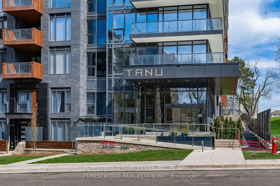 21 E Park Street E 1701, Mississauga, ON L5G 1L7