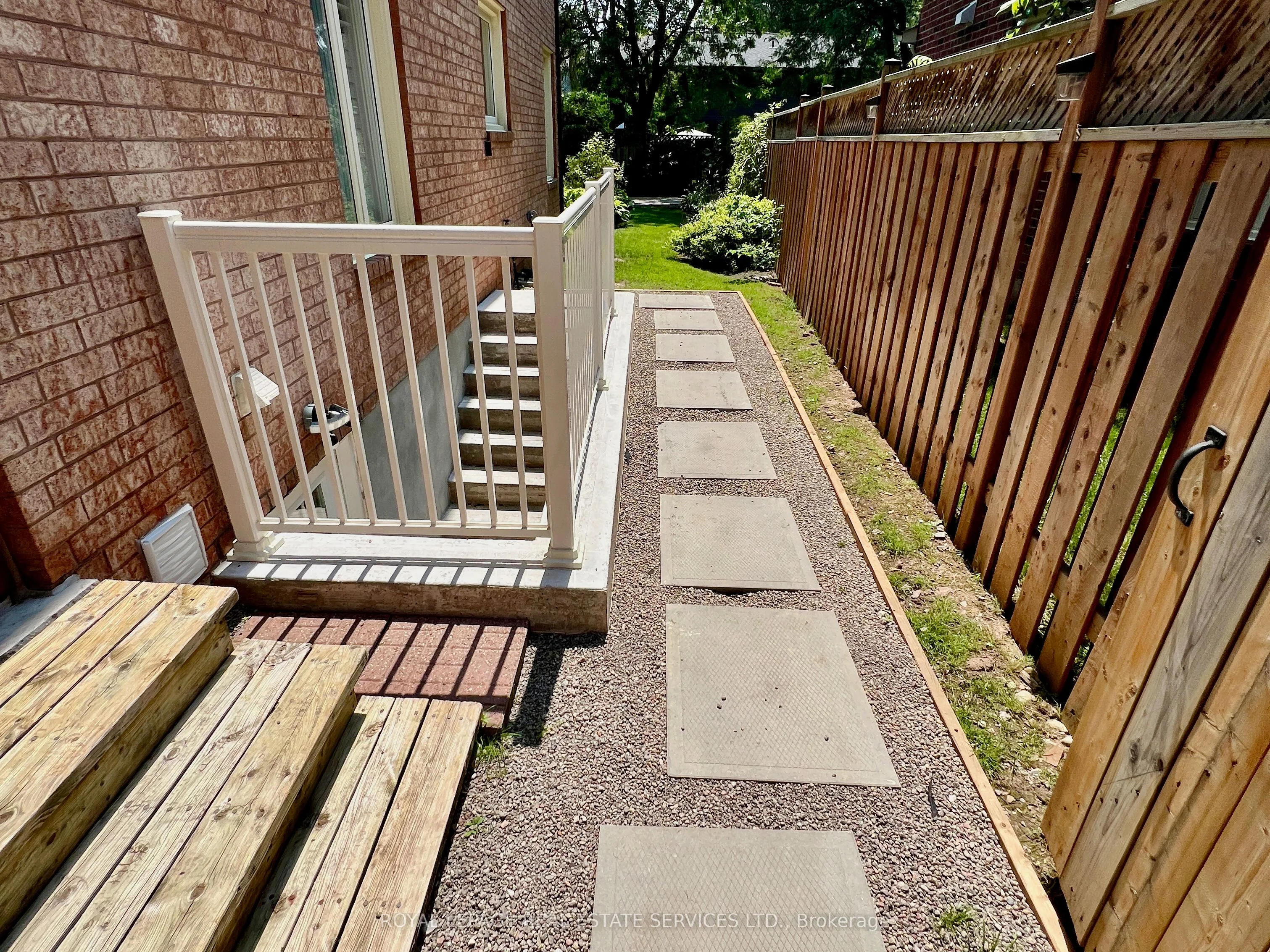 Lower Level in Oakville
