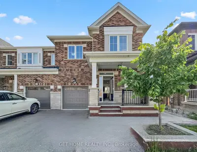 Att/Row/Townhouse in Milton