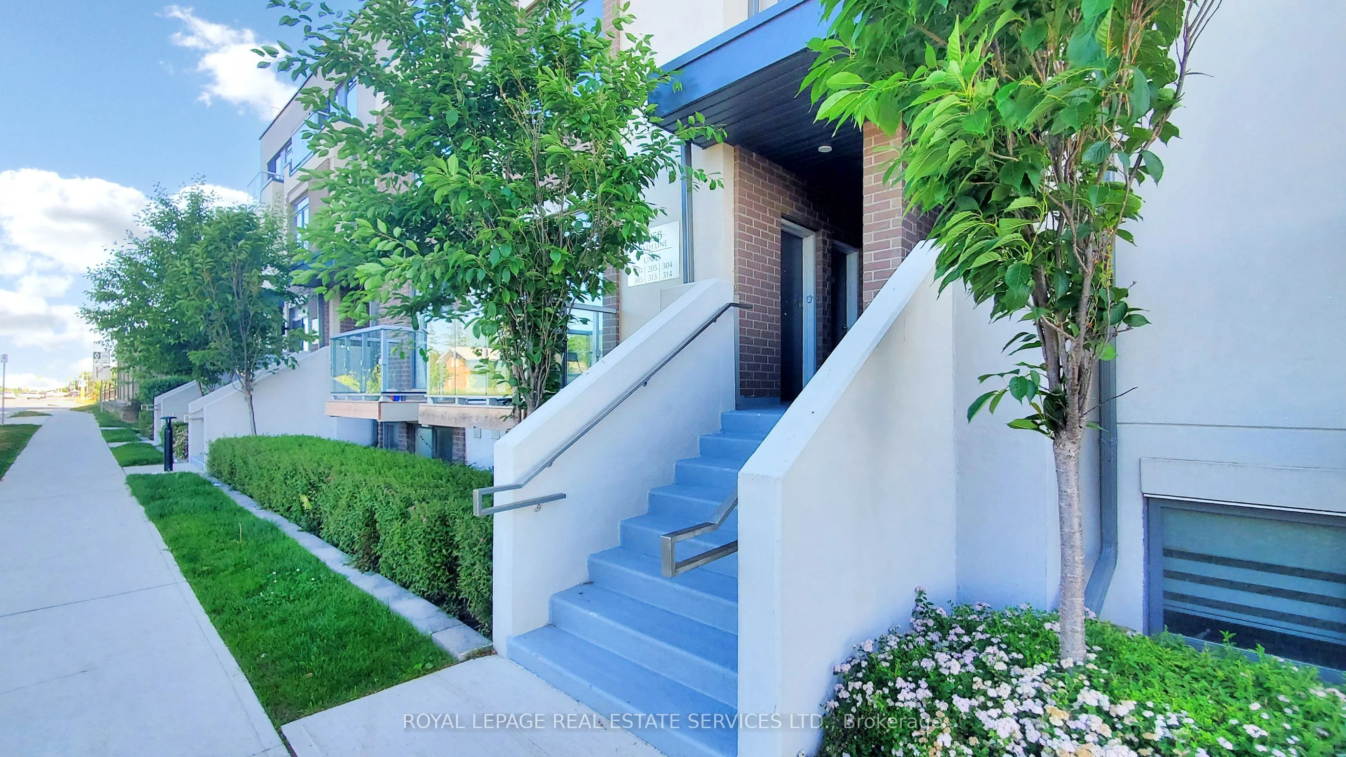 Condo Townhouse in Oakville
