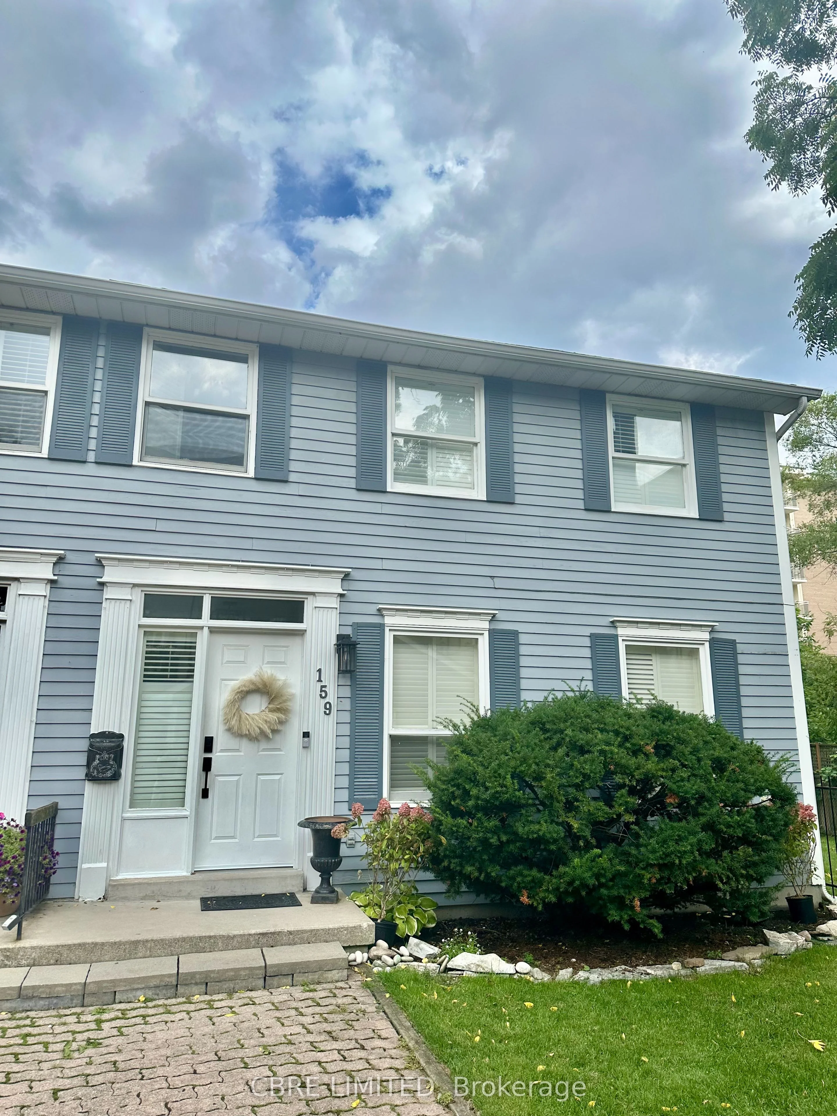 159 Reynolds Street, Oakville, ON L6J 3K8