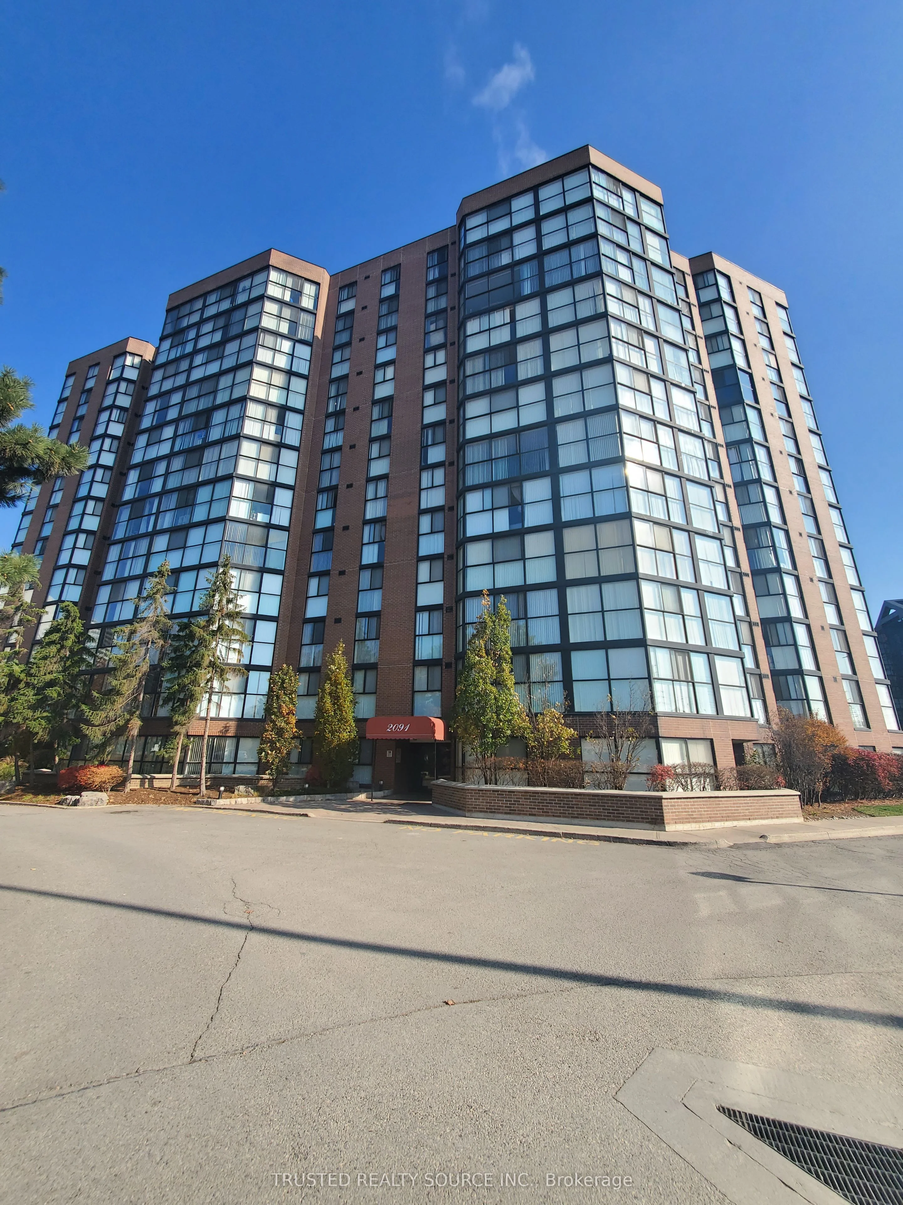 2091 Hurontario Street 904, Mississauga, On L5a 4e6