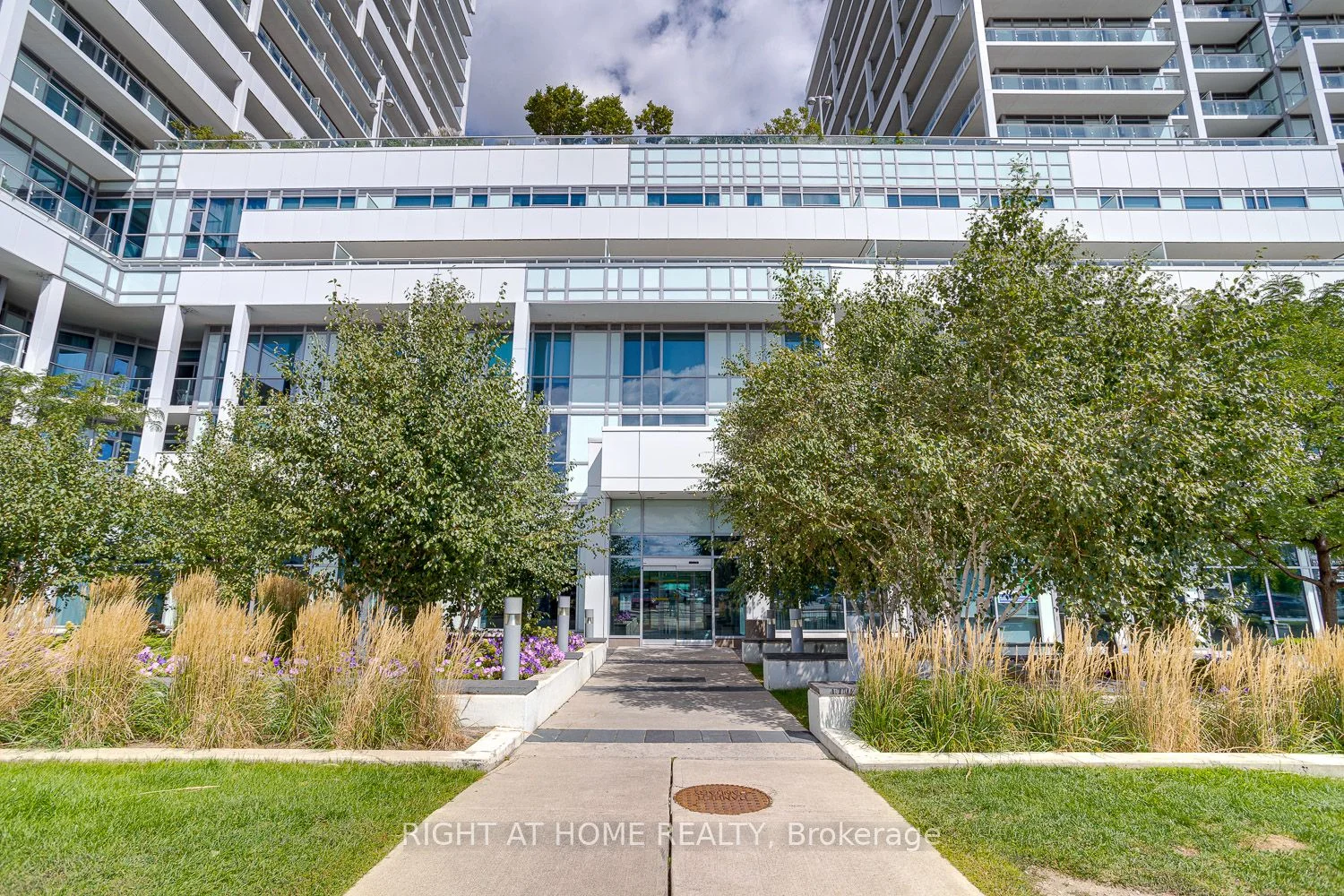 55 Speers Road 1705, Oakville, On L6k 3r6