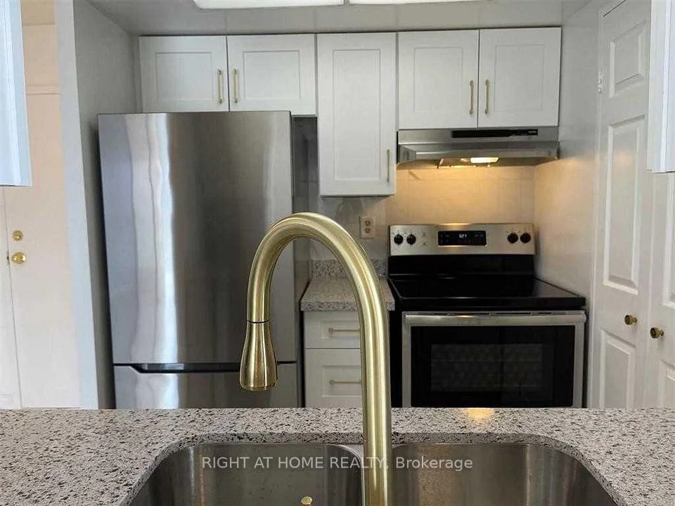 285 Enfield Place 1204, Mississauga, ON L5B 3Y6