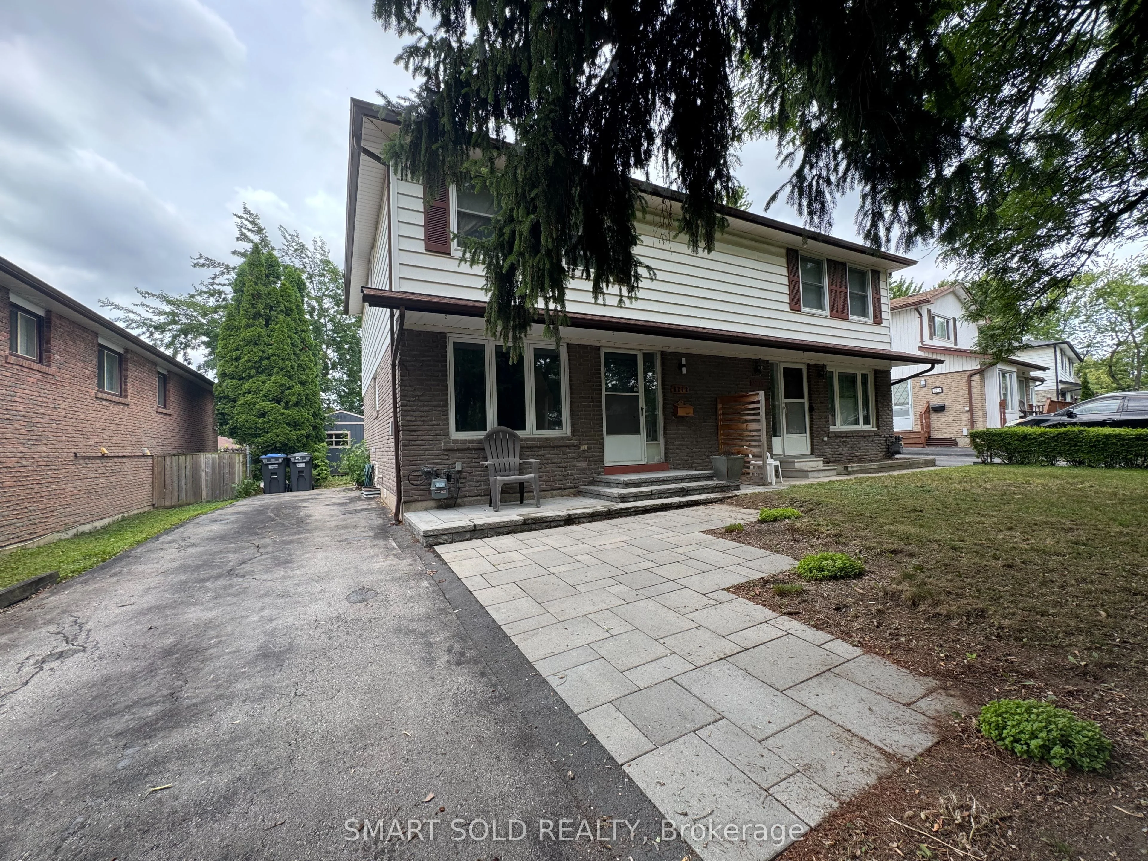 3272 Candela Drive, Mississauga, ON L5A 2T8