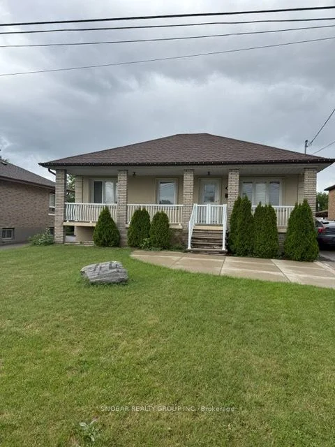 44 Dorsey Drive Main, Toronto W04, ON M6L 1T1