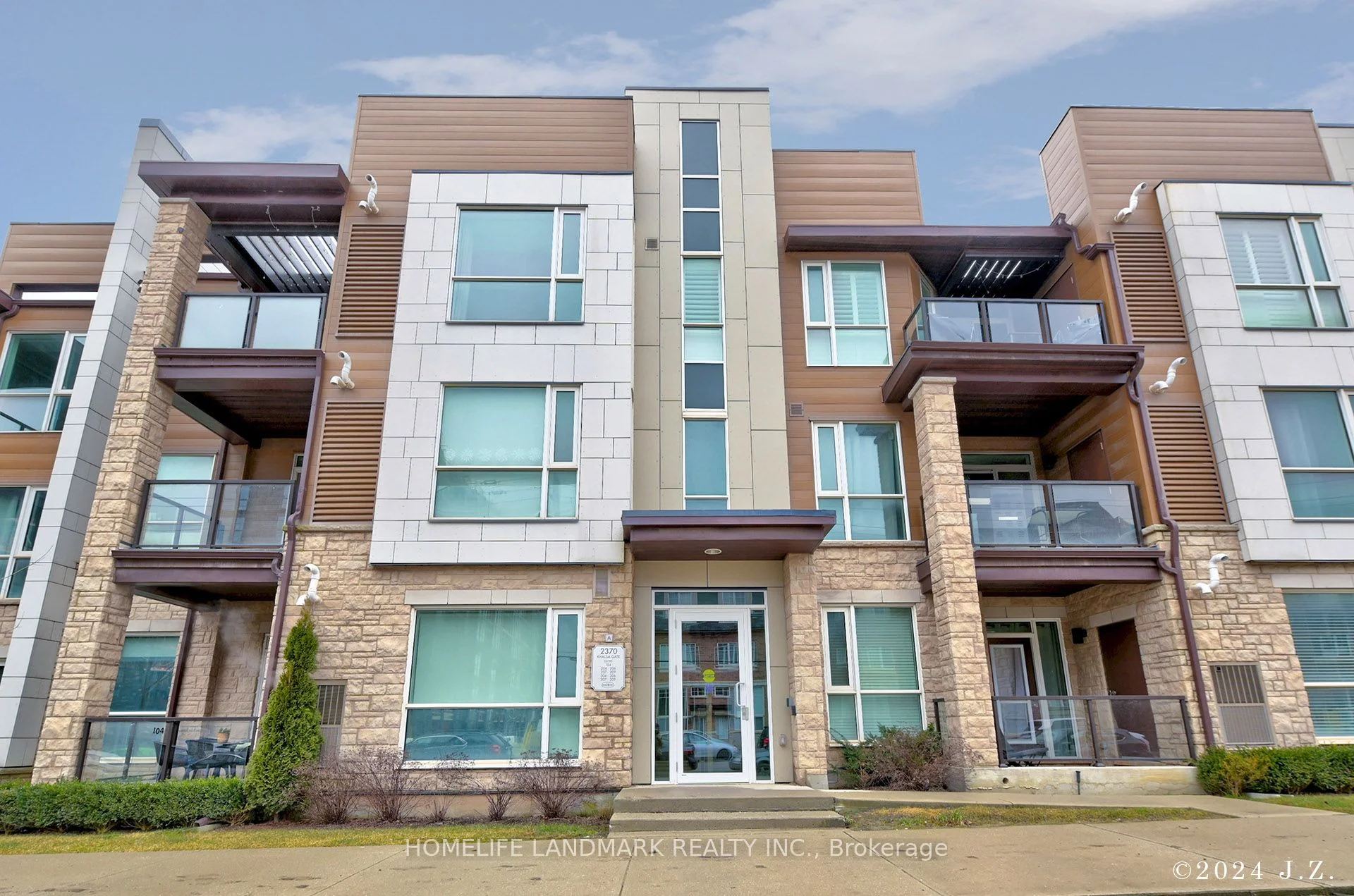 Condo Apartment in Oakville