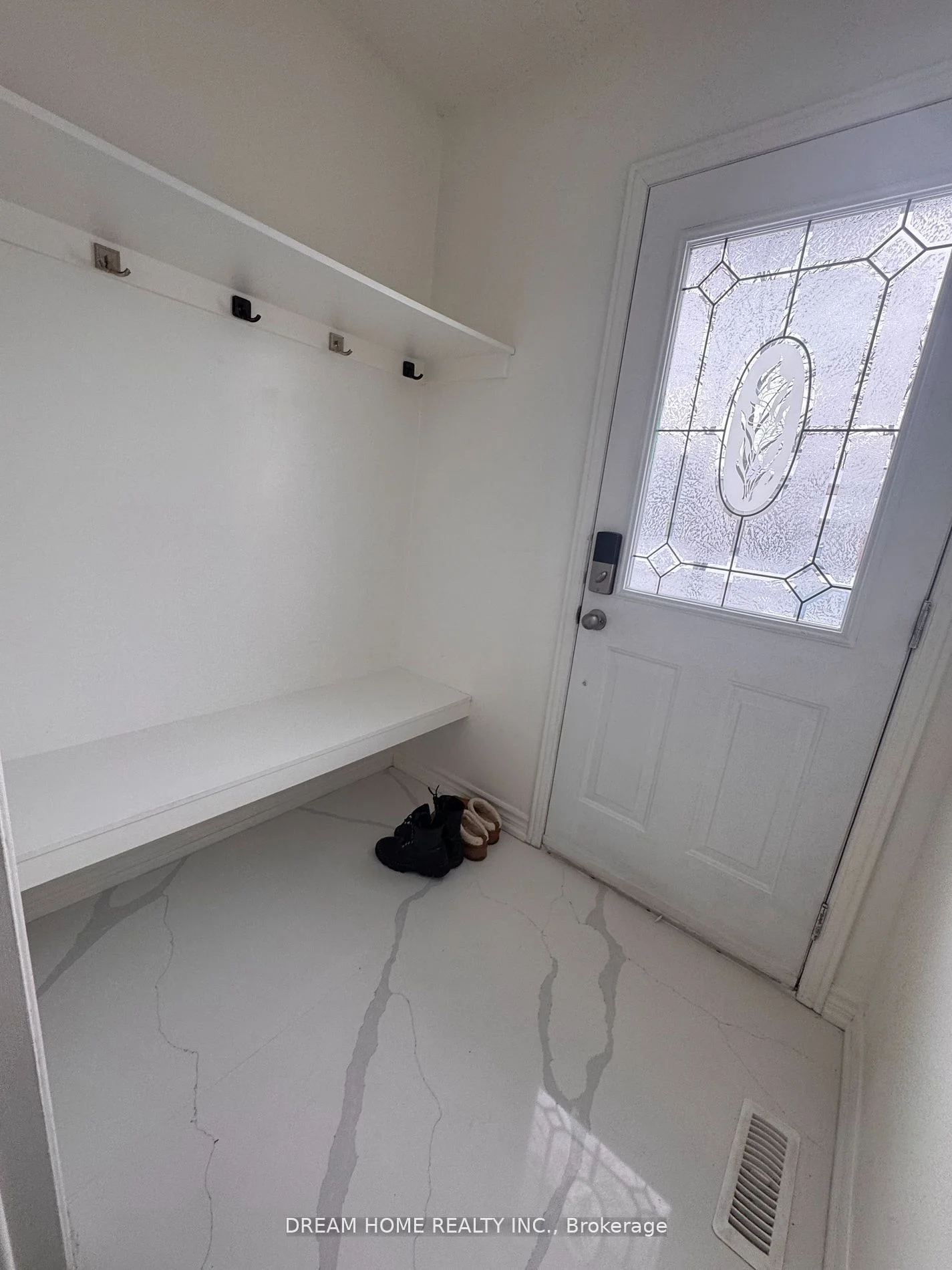 3467 Longleaf Court Main, Mississauga, On L5l 1m4