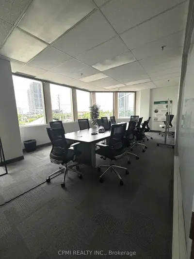 30 Eglinton Avenue Street 300, Mississauga, ON L5R 3E7
