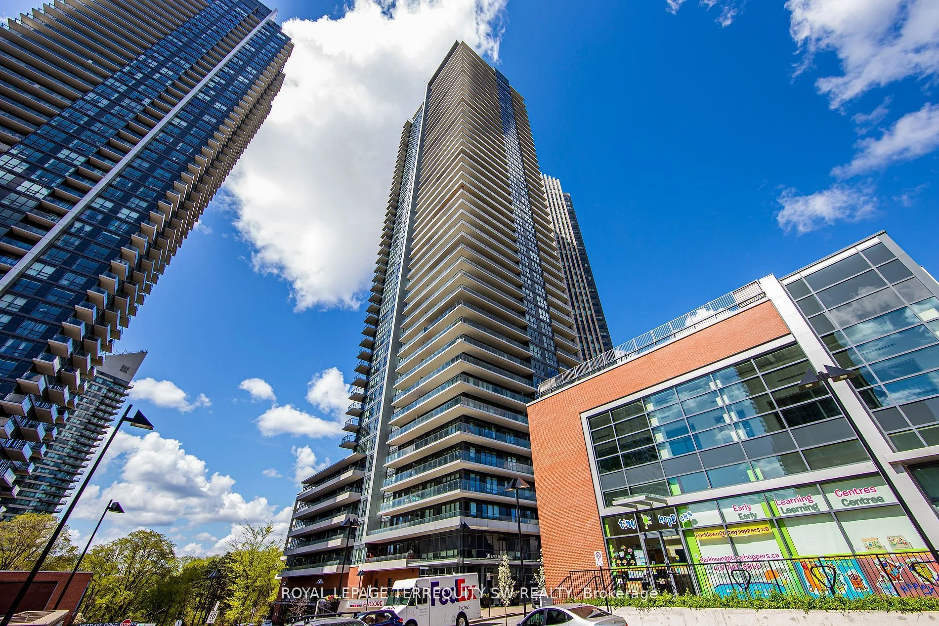 10 Park Lawn Road 1208, Toronto W06, ON M8V 0H9