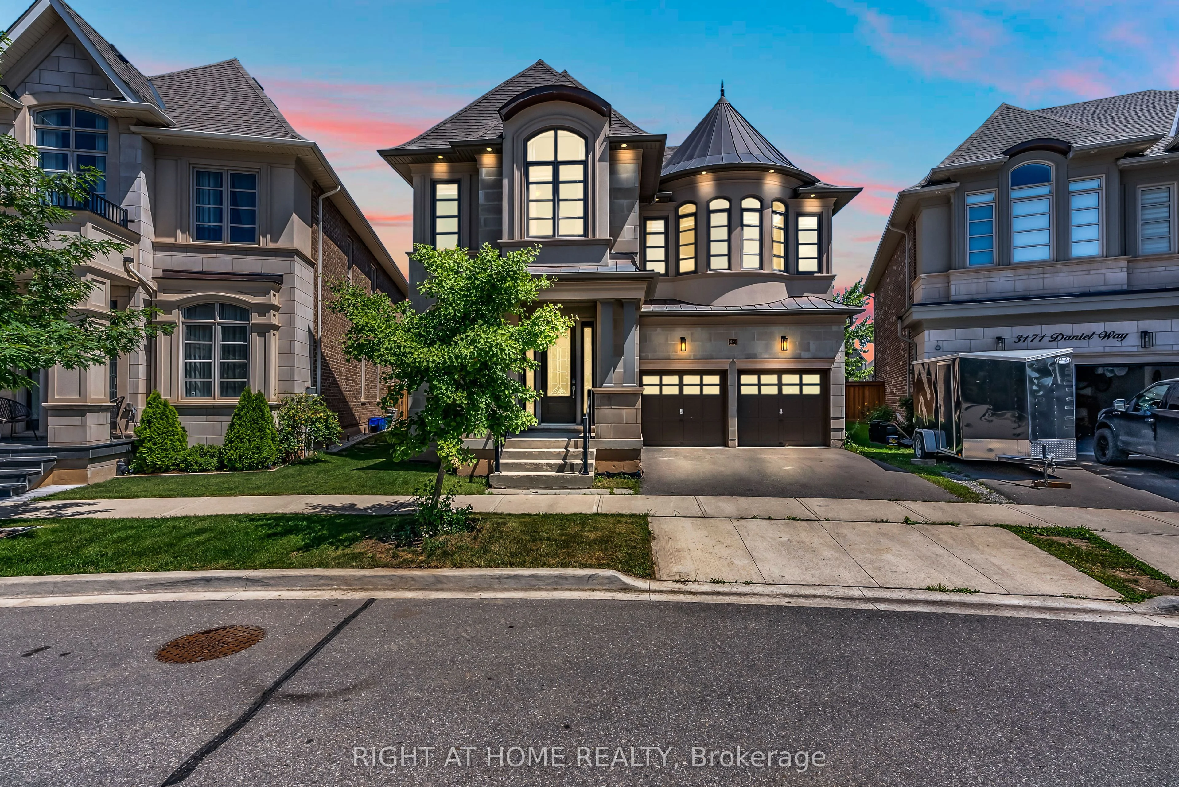 Detached in Oakville