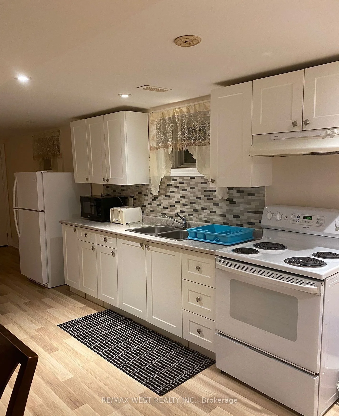 18 King George Road Basement, Toronto W04, ON M9N 2C1