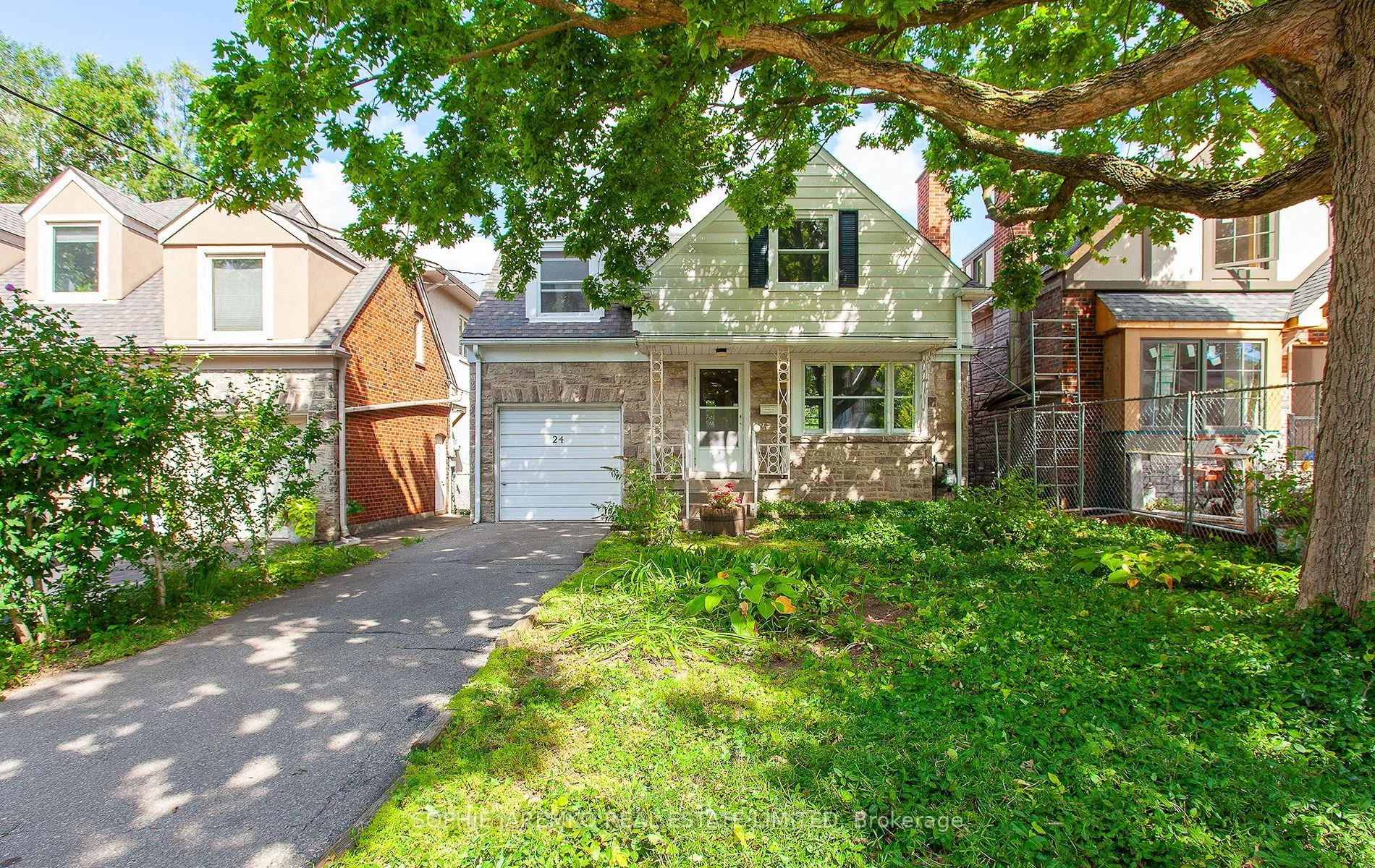 24 W Sunnylea Avenue W, Toronto W07, ON M8Y 2J7