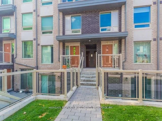 7 Applewood Lane 224, Toronto W08, On M9c 0c1
