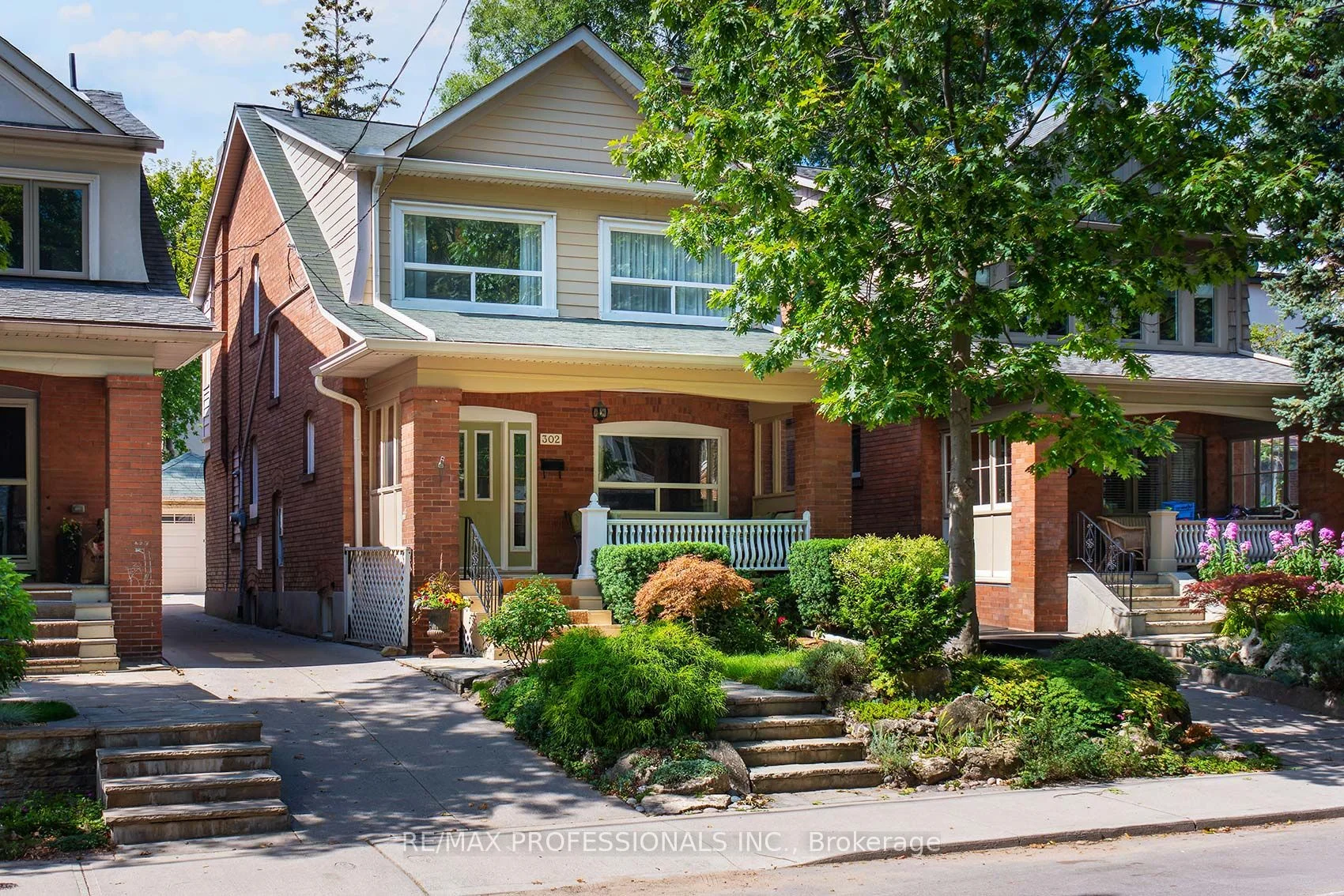 302 Armadale Avenue, Toronto W02, ON M6S 3X4