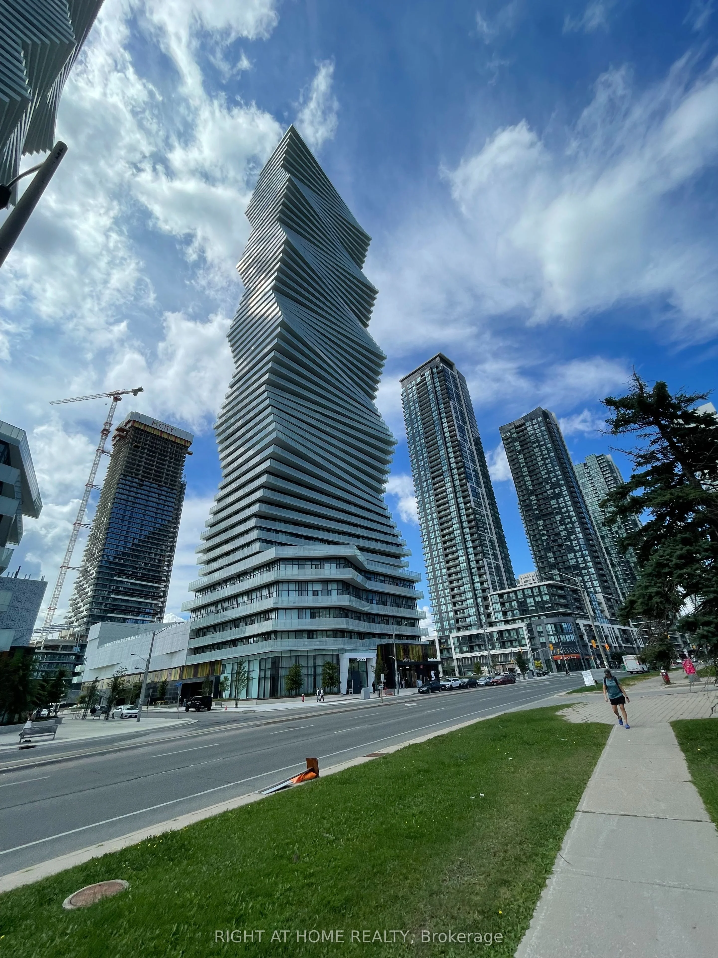 Condo Apartment in Mississauga