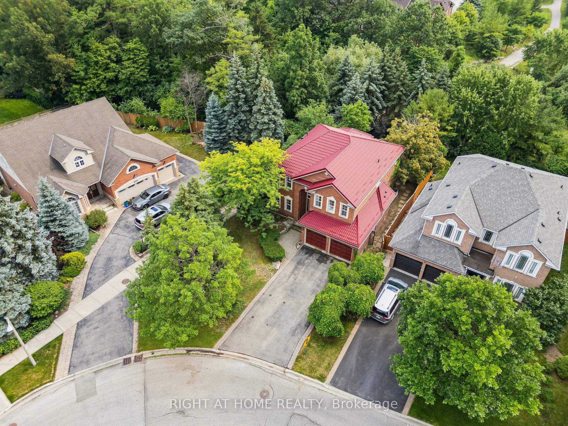 2322 Woodridge Way, Oakville, ON L6H 6S3