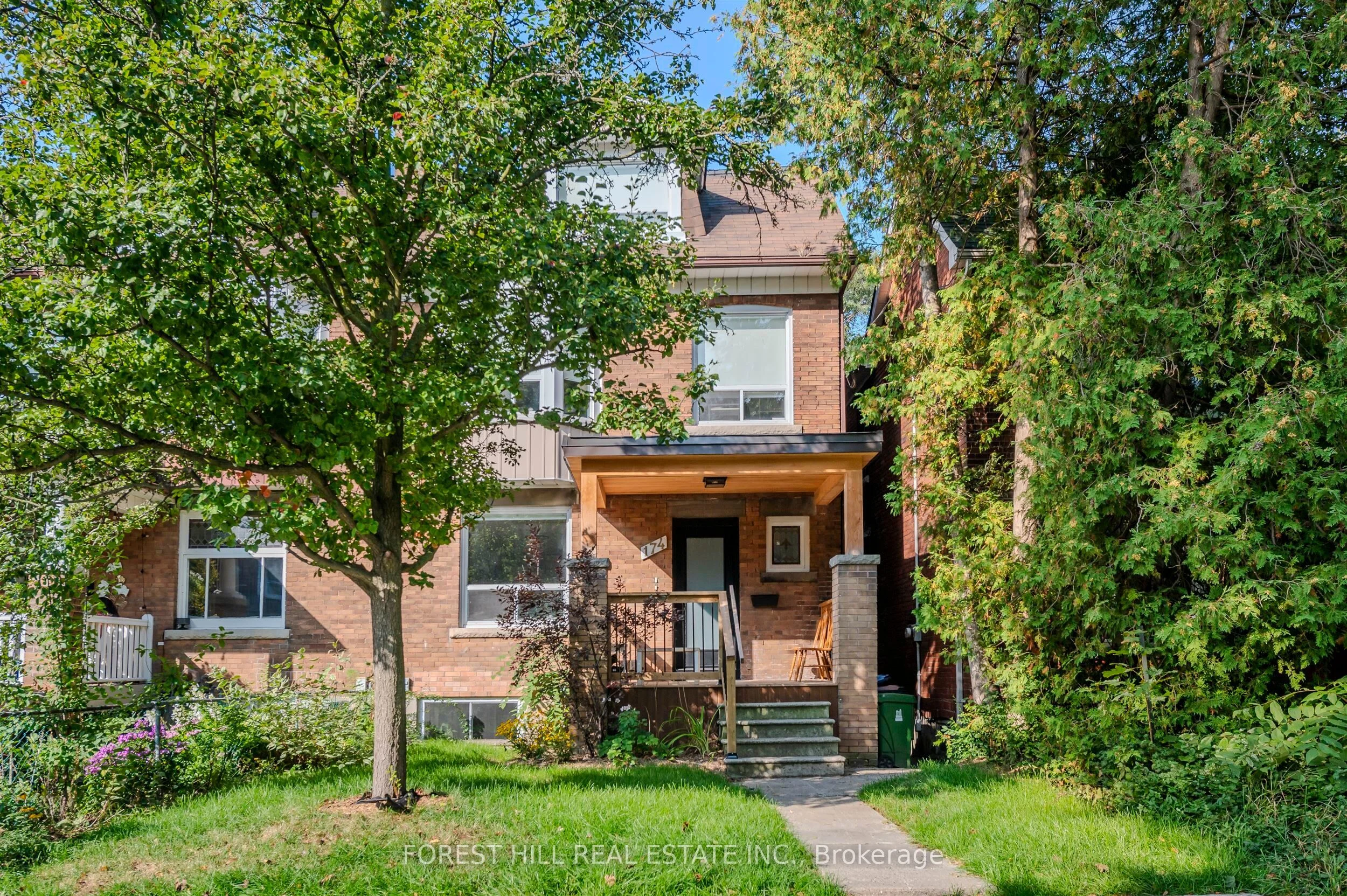174 Sunnyside Avenue 3, Toronto W01, ON M6R 2P6