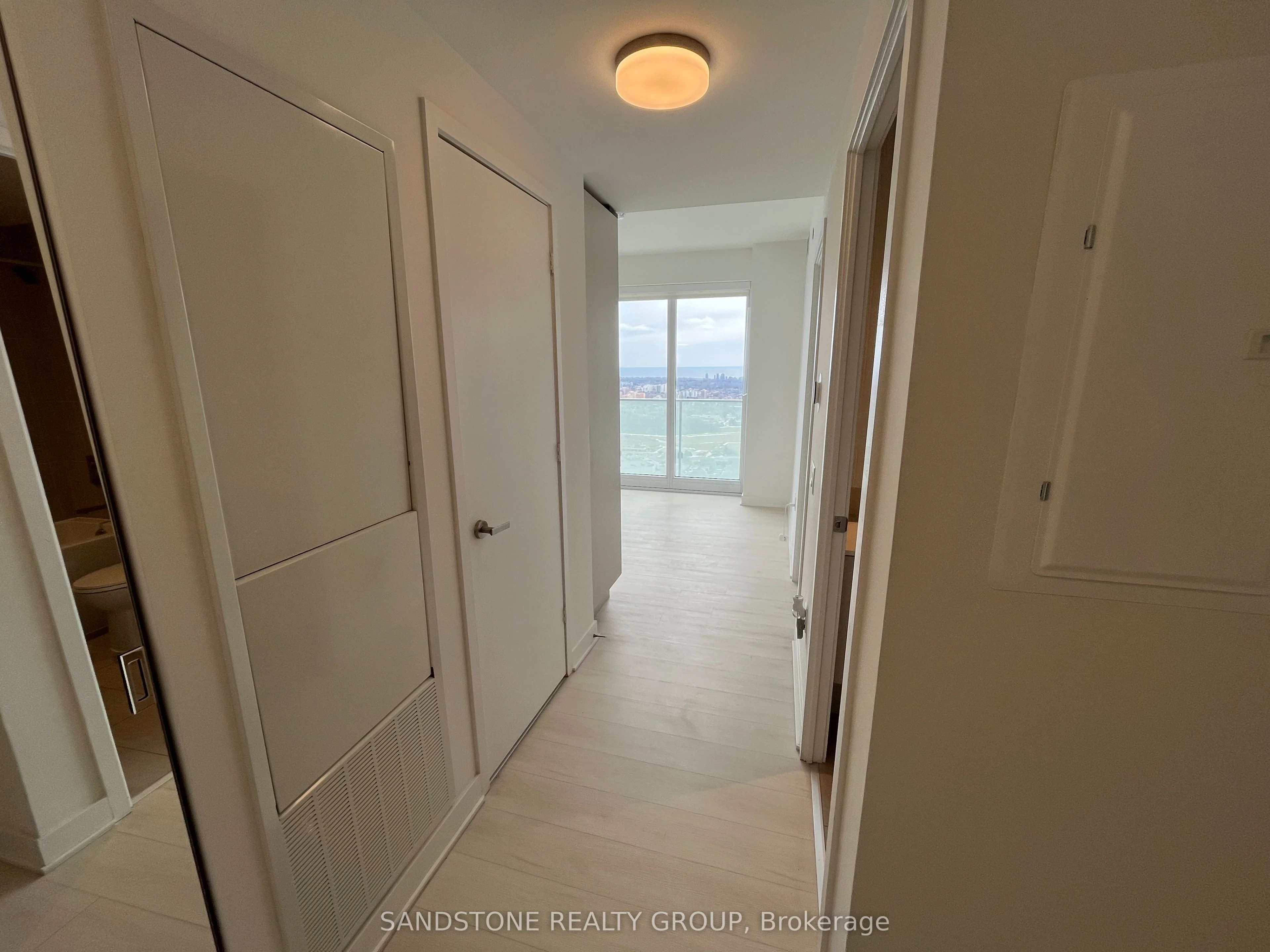 3900 Confederation Parkway 3403, Mississauga, On L5b 0m3