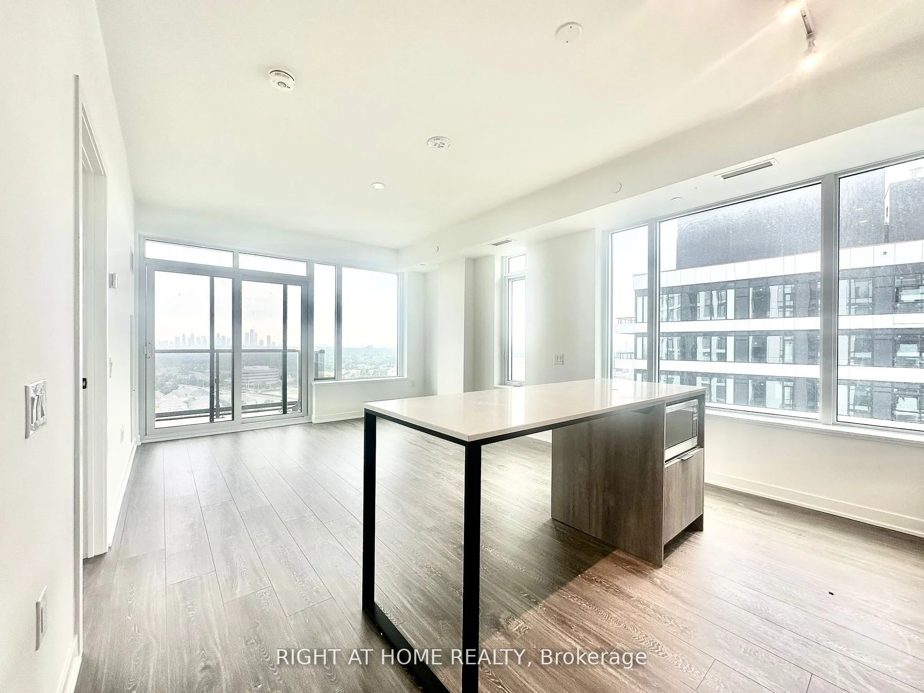 Condo Apartment in Mississauga