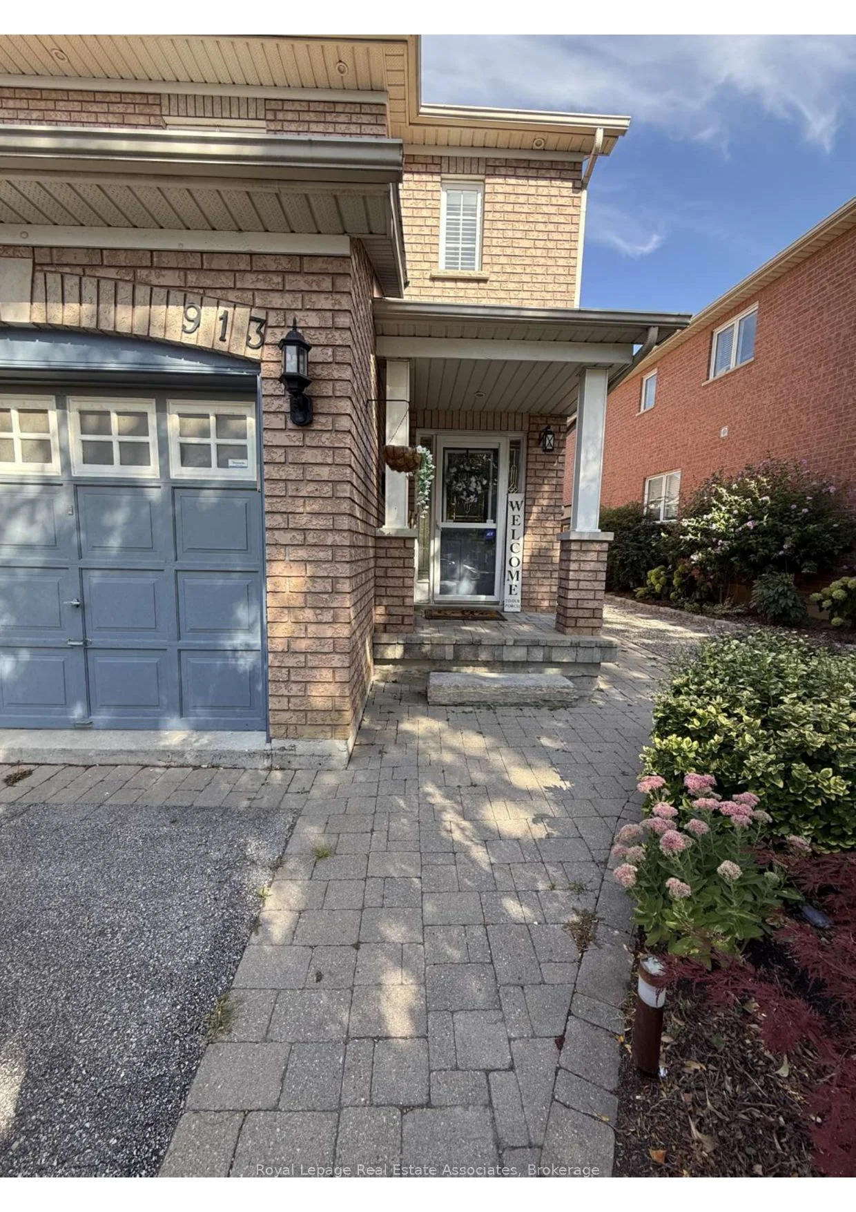 913 Tambourine Terrace, Mississauga, On L5w 1s4