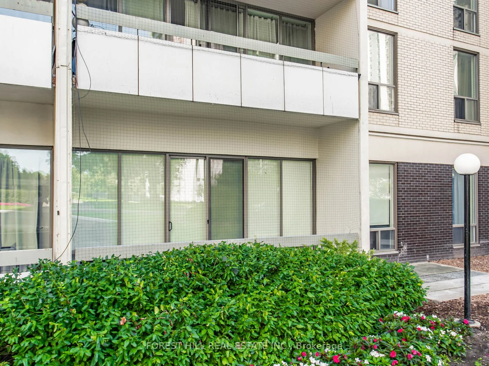 377 Ridelle Avenue 117, Toronto W04, ON M6B 1K2