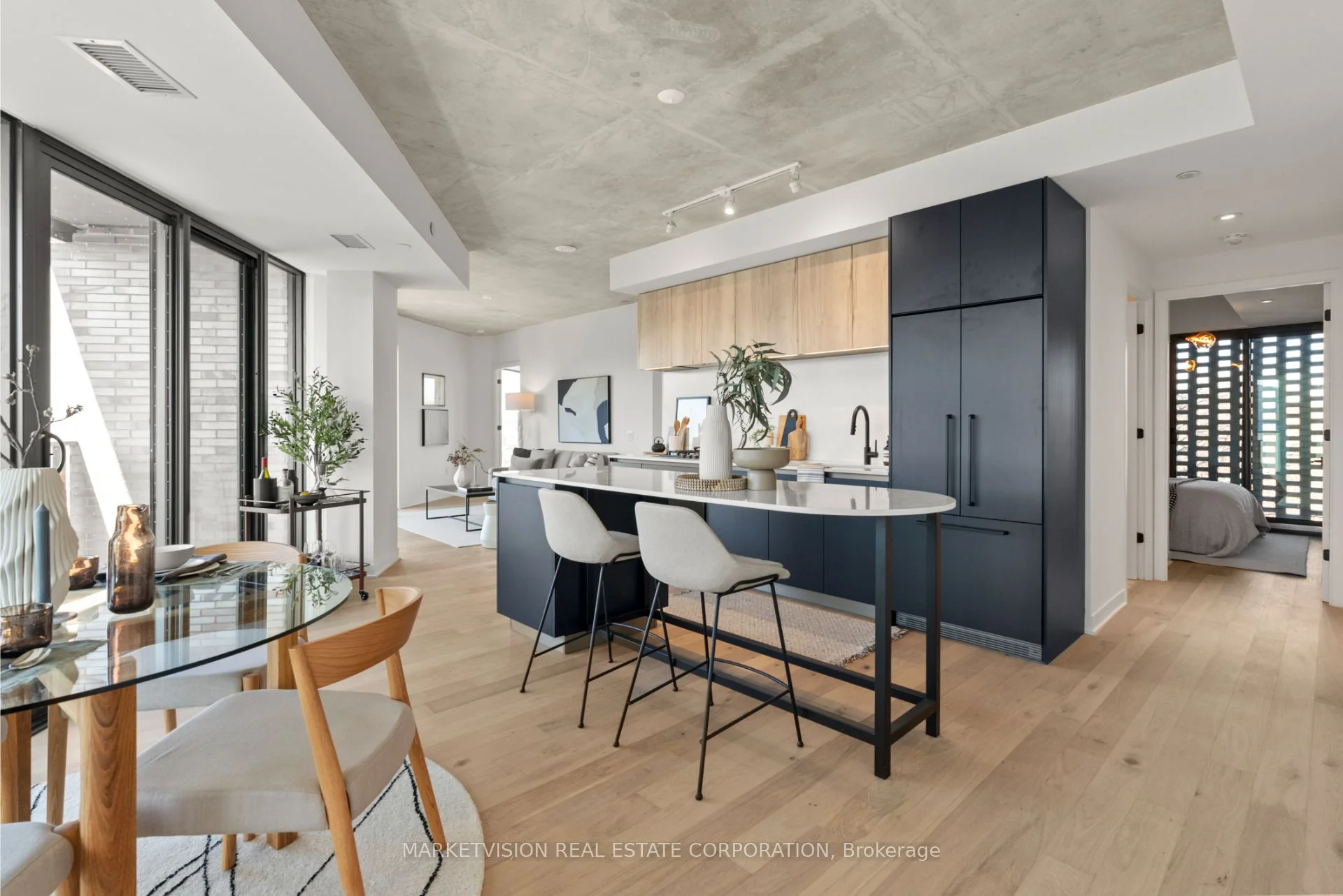 2625 Dundas Street W 405, Toronto W02, ON M6P 1X9