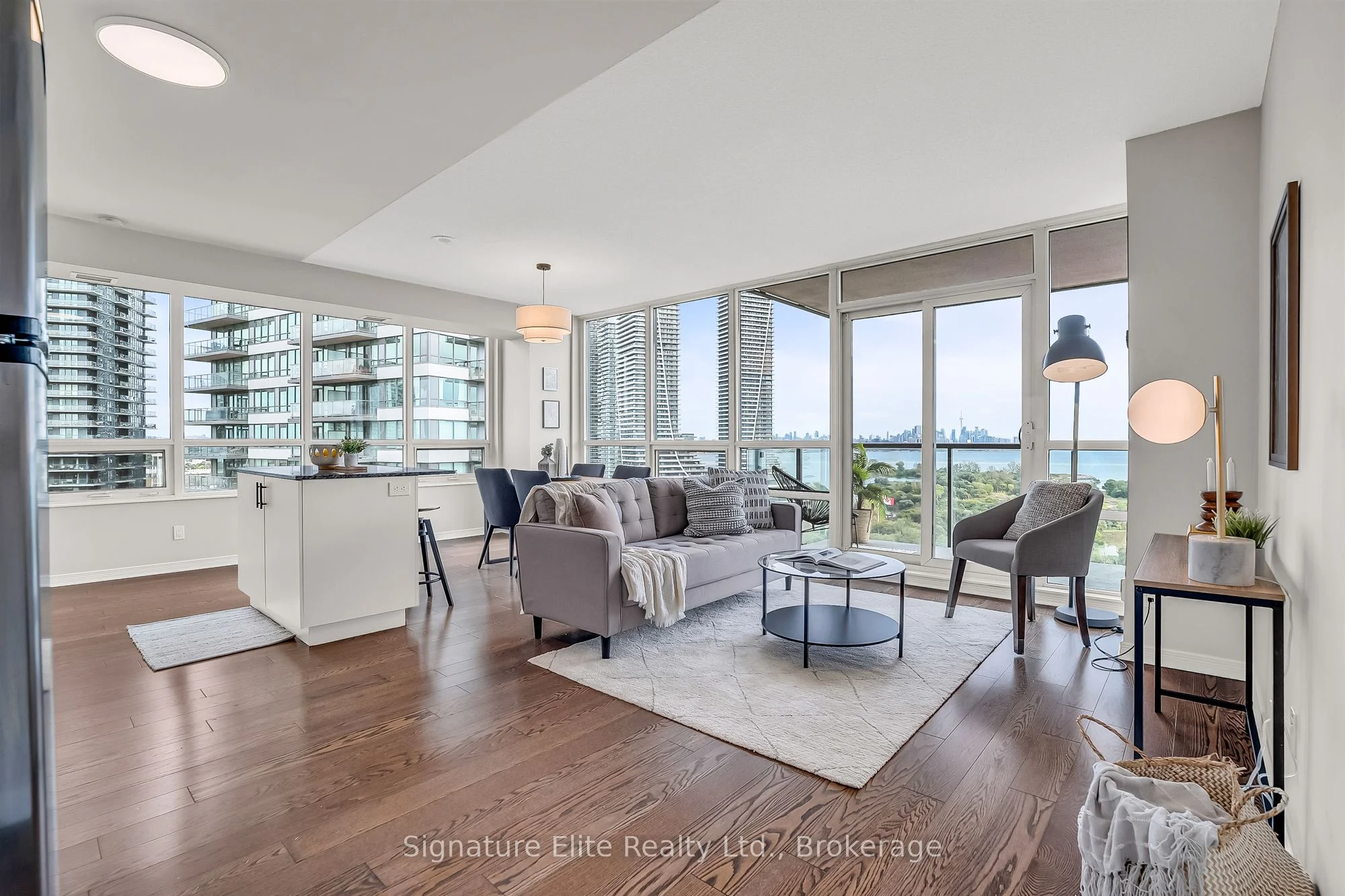 2240 Lake Shore Boulevard W 1706, Toronto W06, ON M8V 0B1
