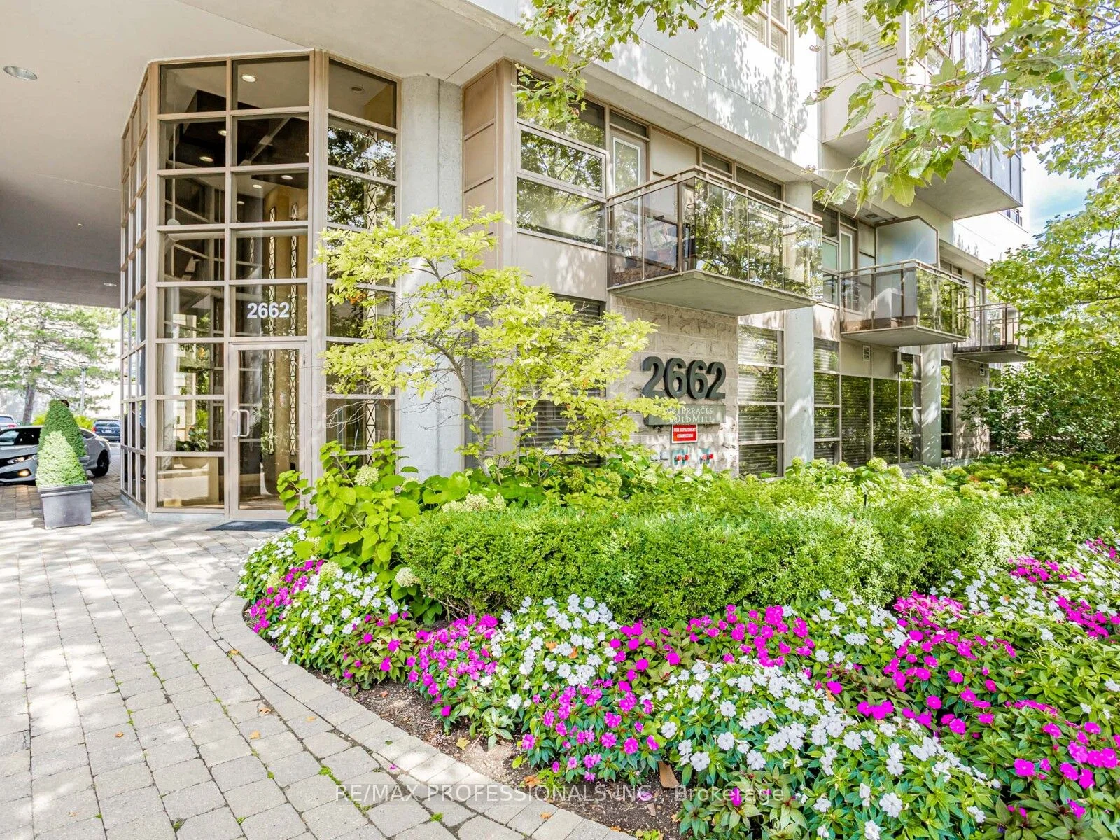 2662 Bloor Street W 802, Toronto W08, ON M8X 2Z7