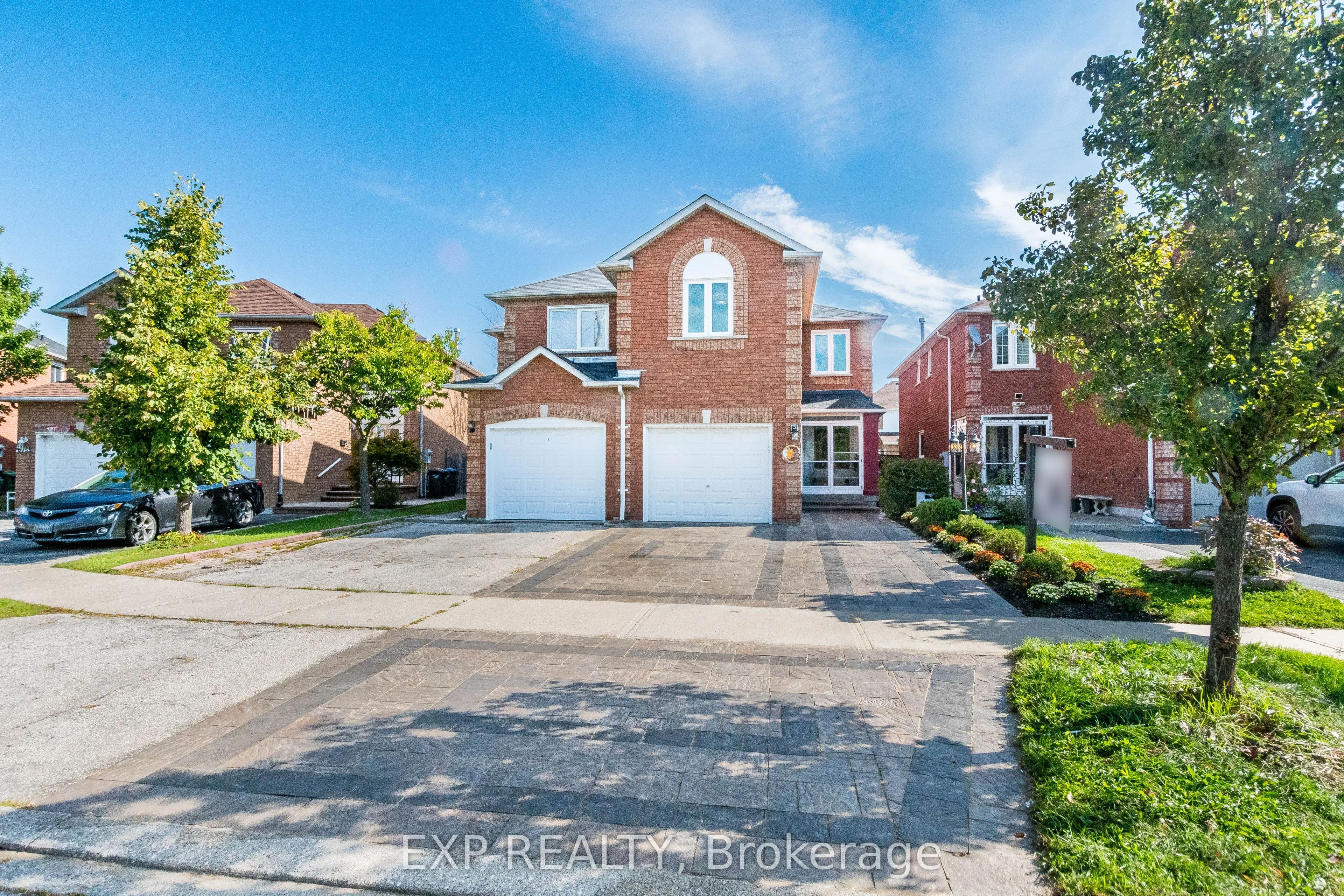 6747 Bansbridge Crescent, Mississauga, ON L5N 6T4