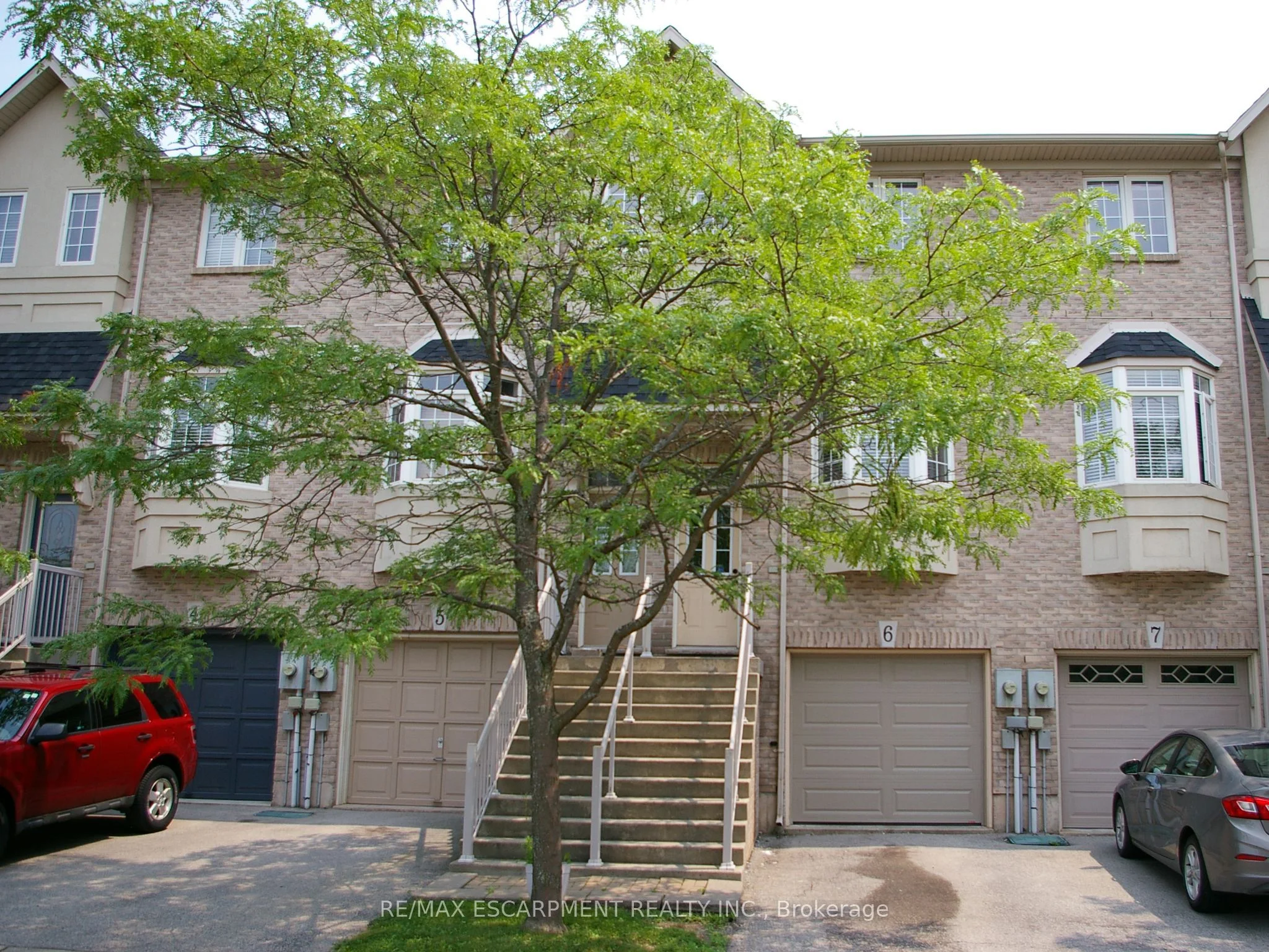 5080 Fairview Street 6, Burlington, ON L7L 7E9