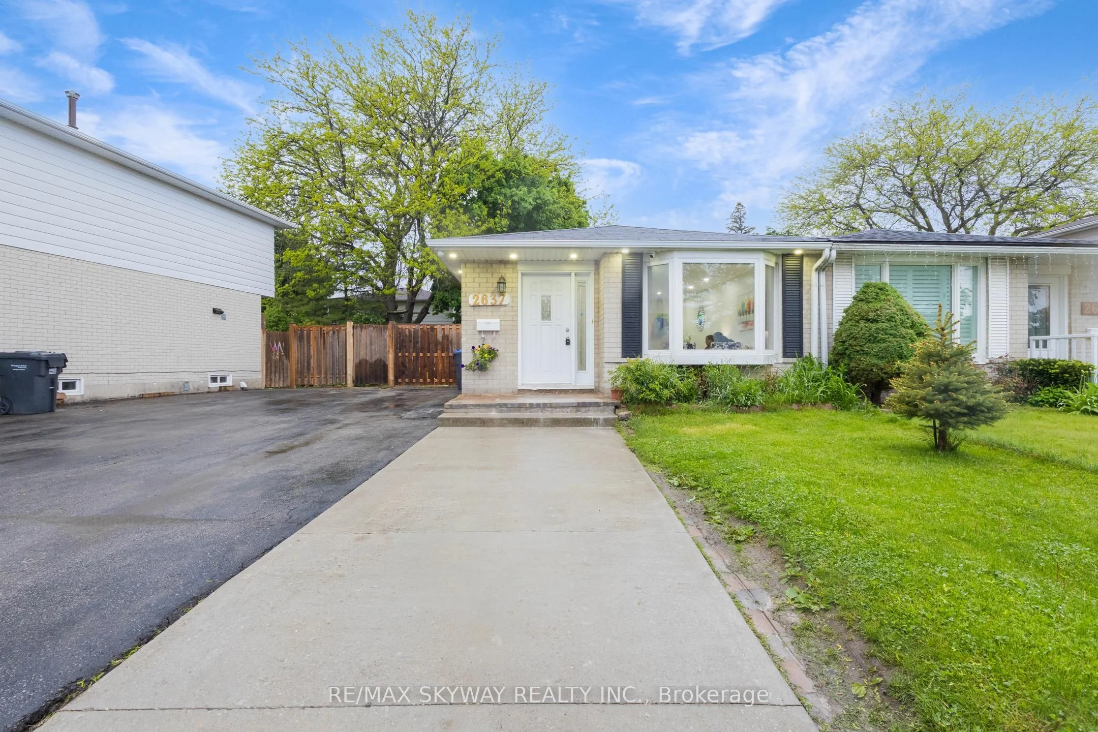 2637 Widemarr Road, Mississauga, ON L5J 1M4