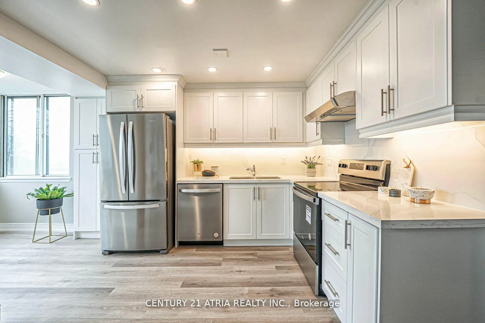 350 Webb Drive 206, Mississauga, On L5b 3n6