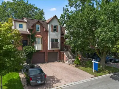 Semi-Detached in Oakville