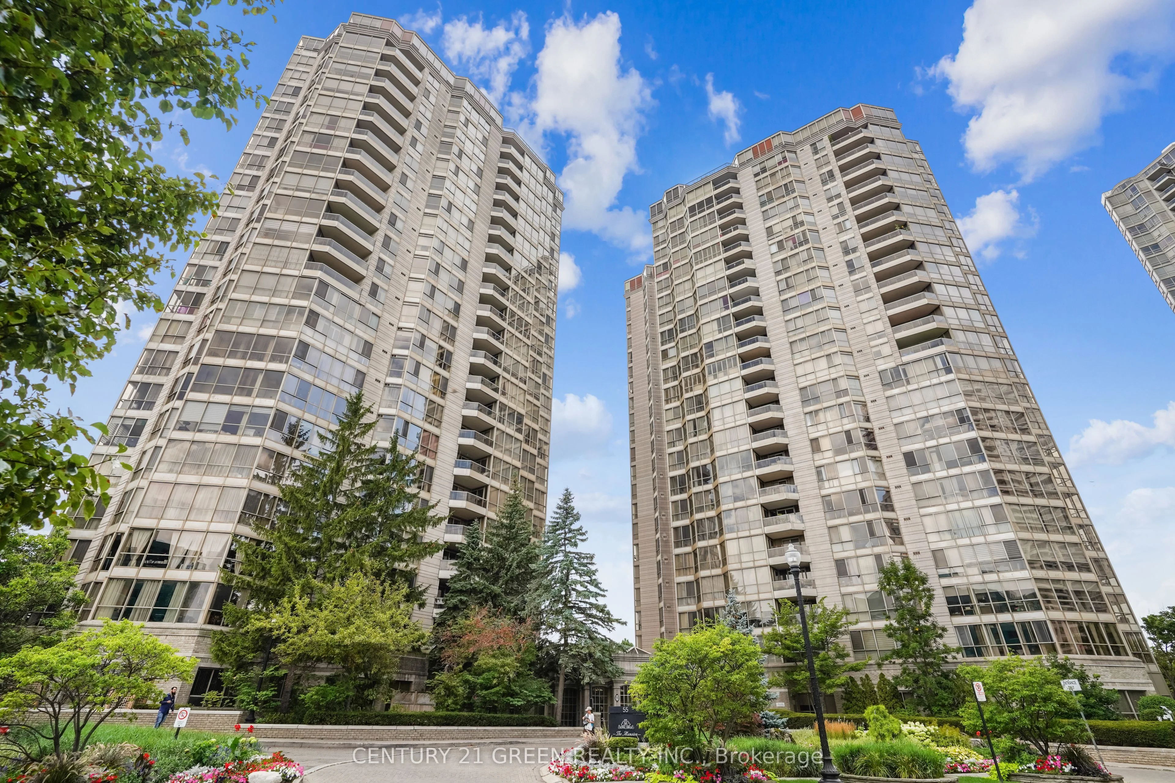 55 Kingsbridge Garden Circle 613, Mississauga, On L5r 1y1