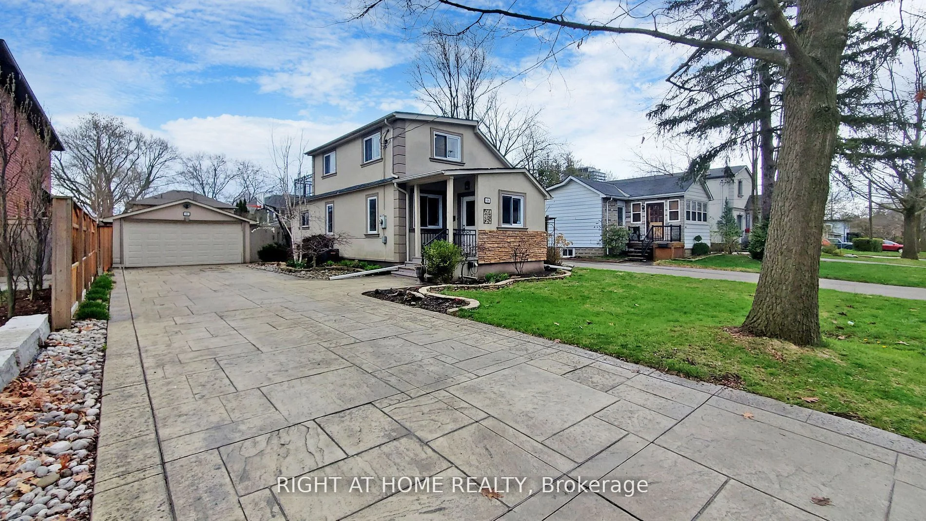 68 Eaglewood Boulevard, Mississauga, ON L5G 1V4