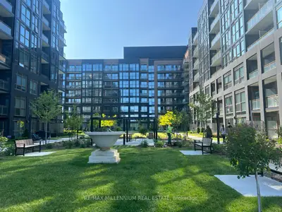 Condo Apartment in Oakville