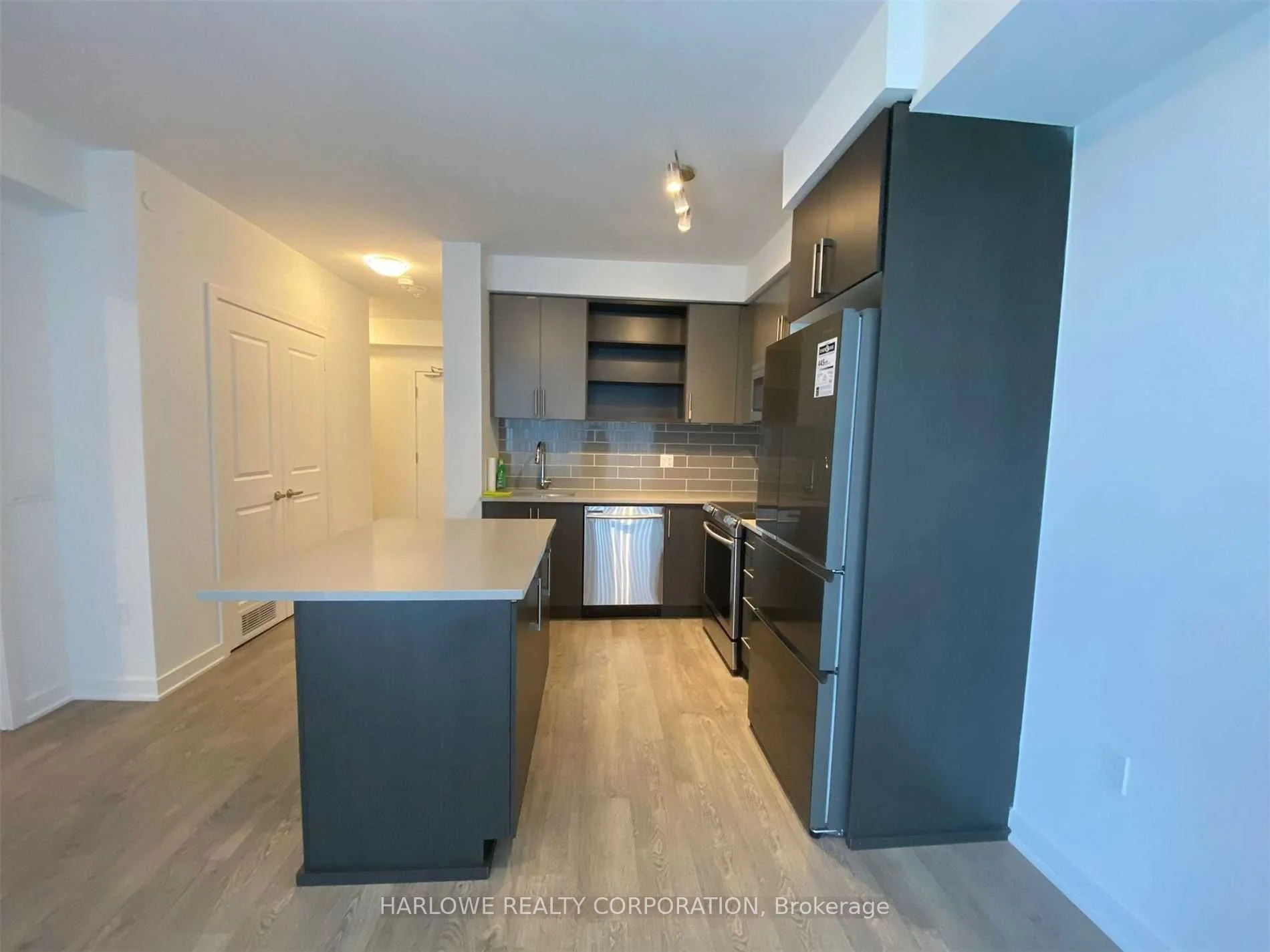 4677 Glen Erin Drive 403, Mississauga, ON L5N 3L3