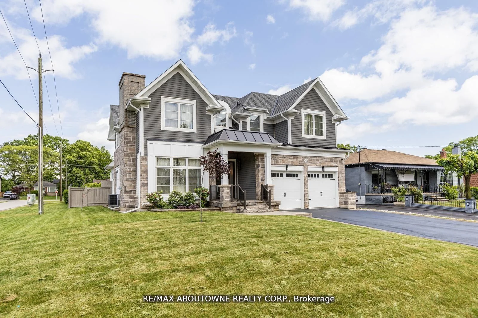 265 Woodale Avenue Upper, Oakville, ON L6K 2N3