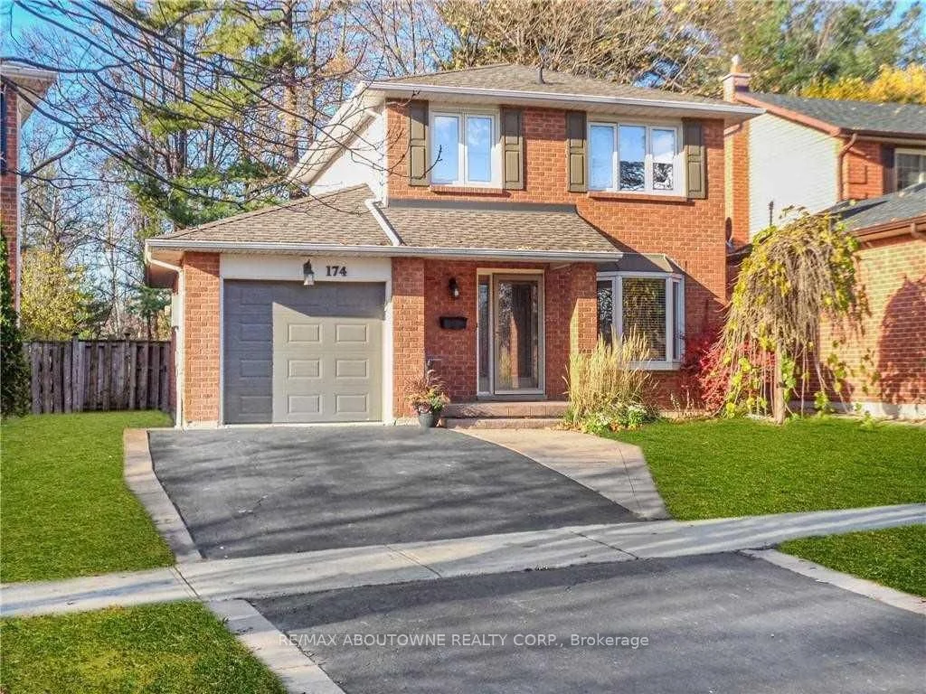 174 Chalmers Street, Oakville, ON L6L 5R9