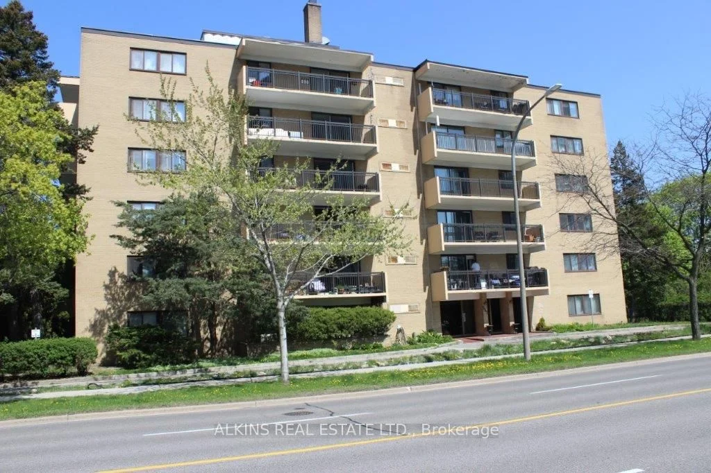557 The East Mall 501, Toronto W08, ON M9B 4A5