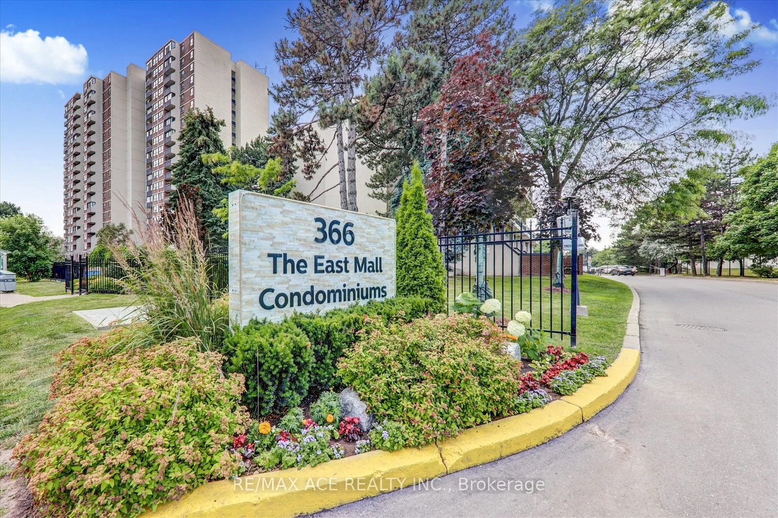 366 The East Mall 228, Toronto W08, ON M9B 6C6