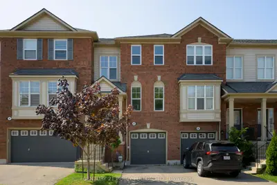 Condo Townhouse in Mississauga