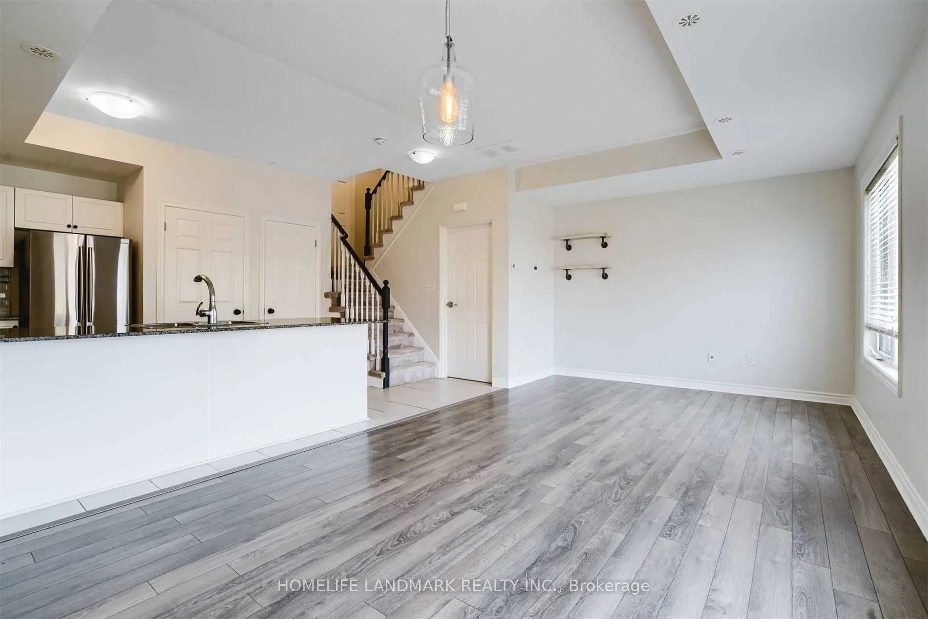 2420 Baronwood Drive 8-04, Oakville, ON L6M 0X6