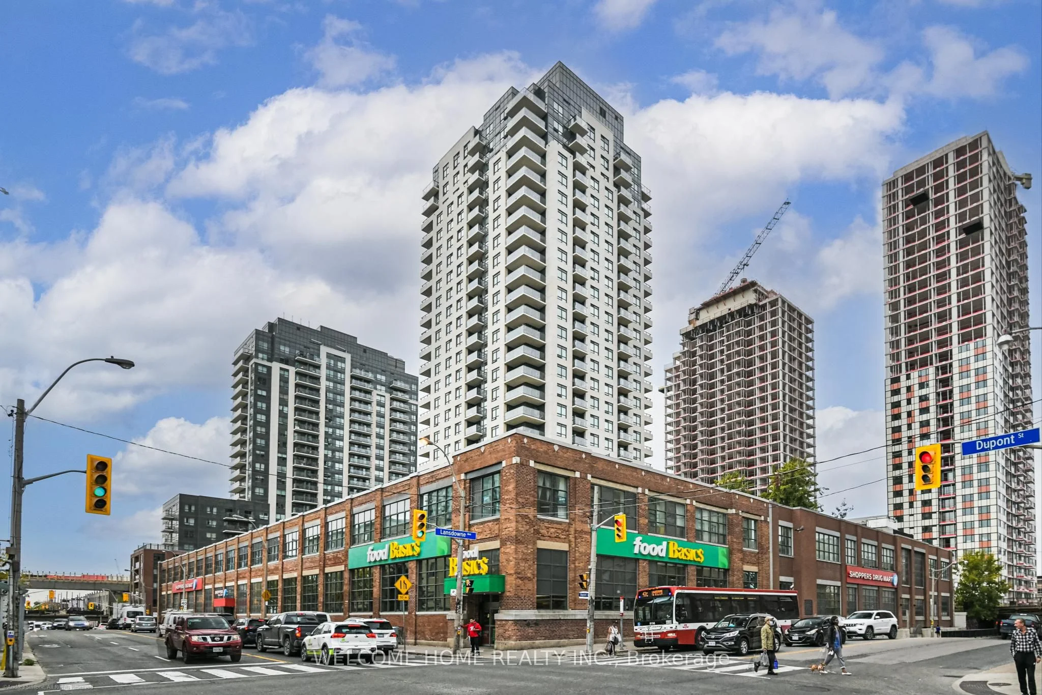 1410 Dupont Road 1702, Toronto W02, ON P1B 8Z4