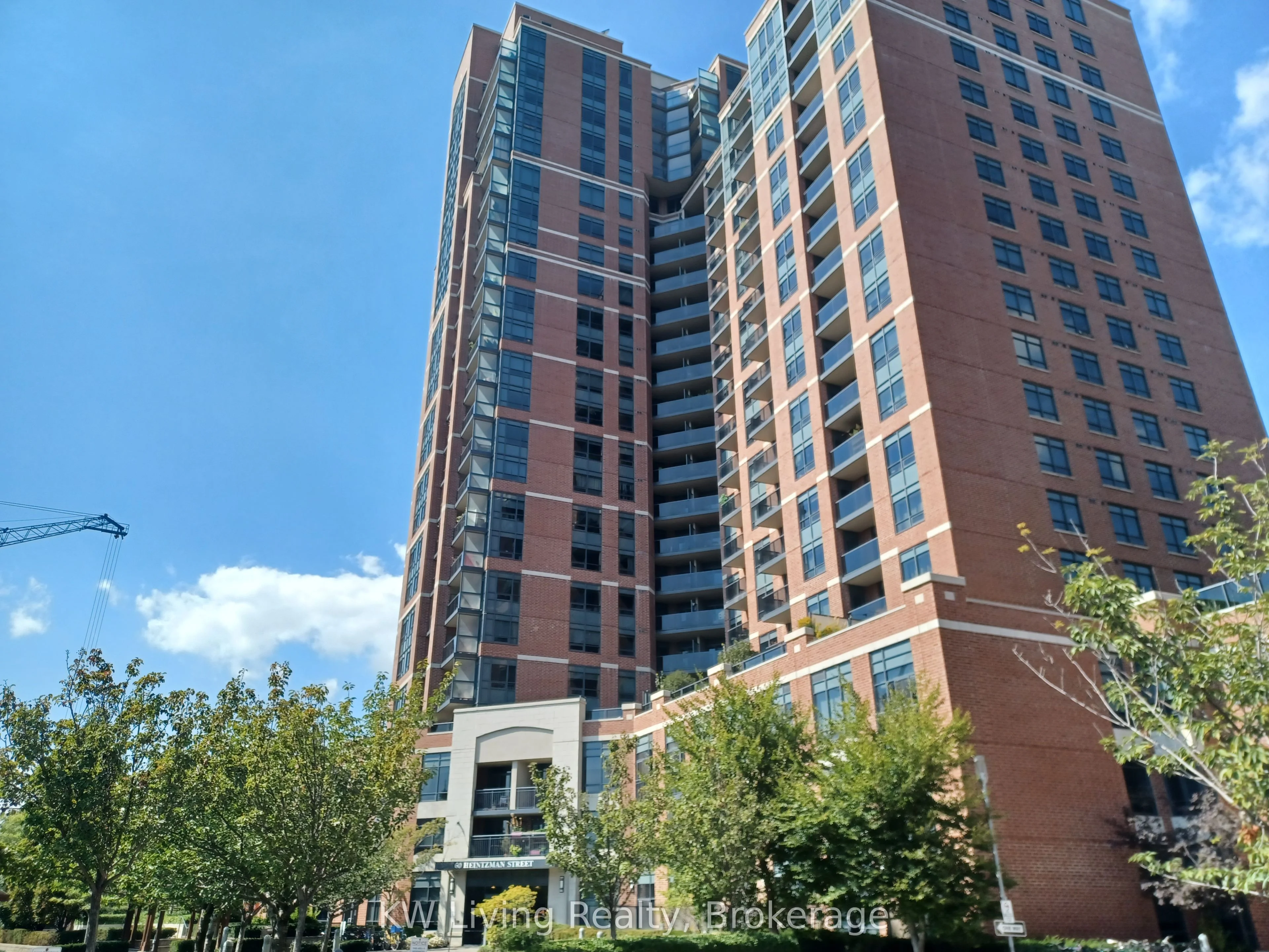 60 Heintzman Street 632, Toronto W02, ON M6P 5A1